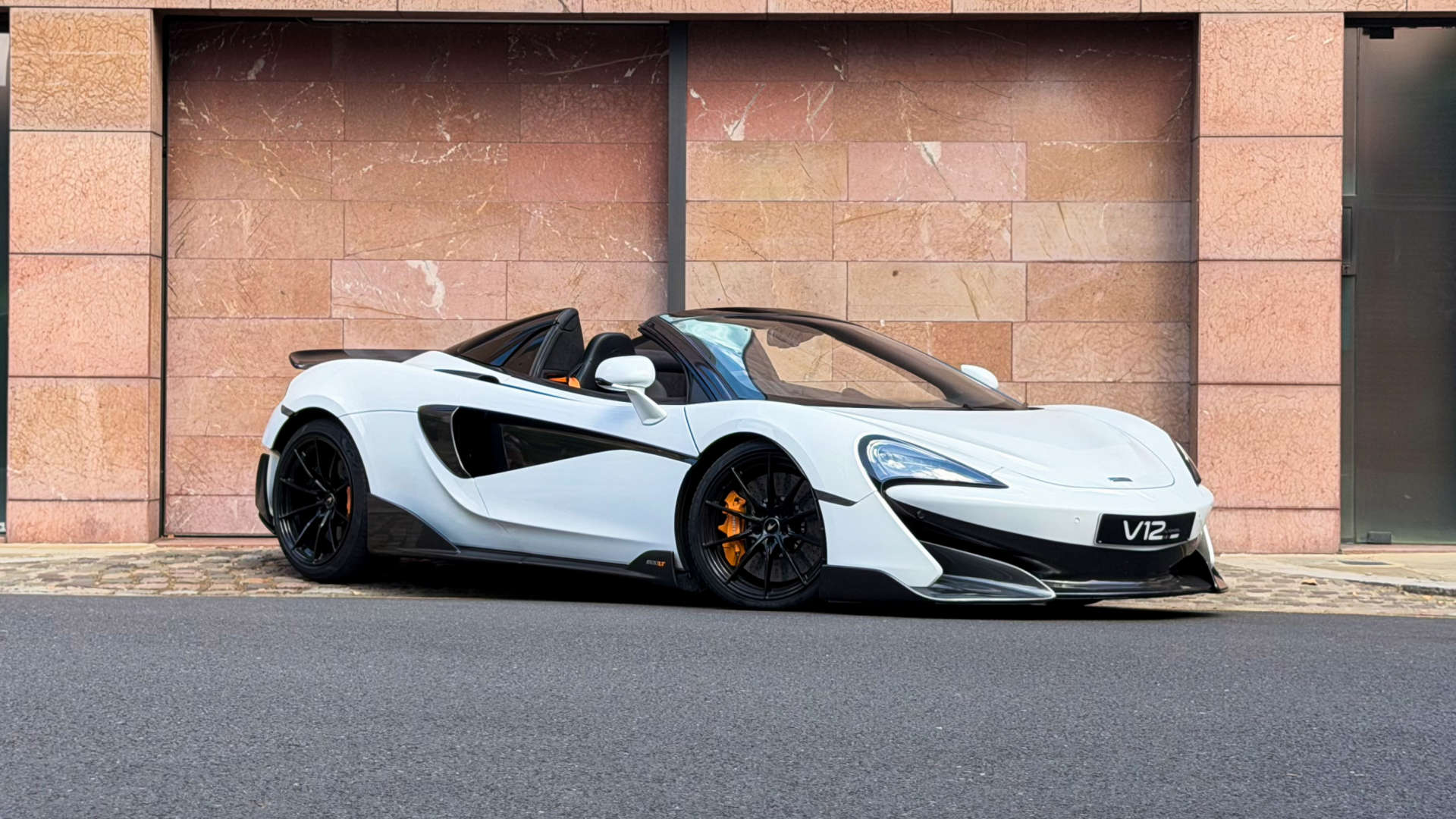 McLaren 600LT — photo 1