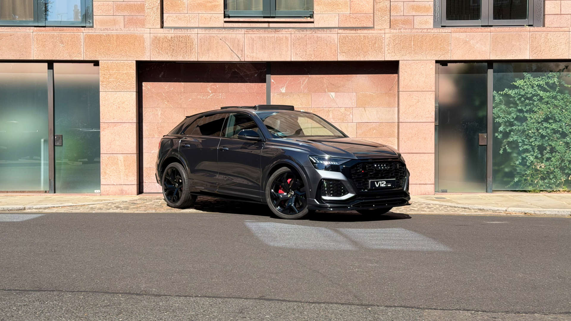 Audi Q8 — photo 1