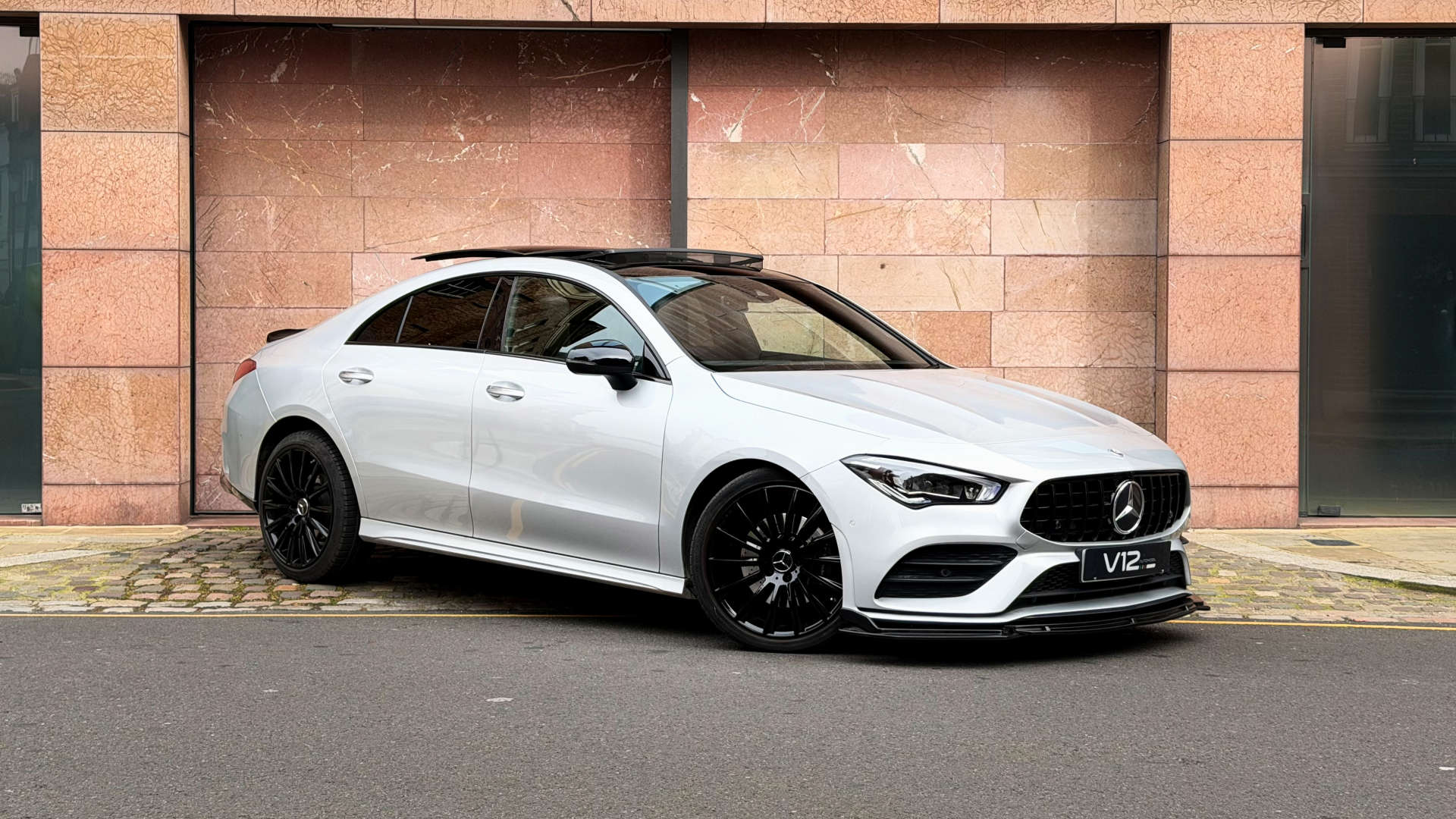 Mercedes-Benz CLA — photo 1