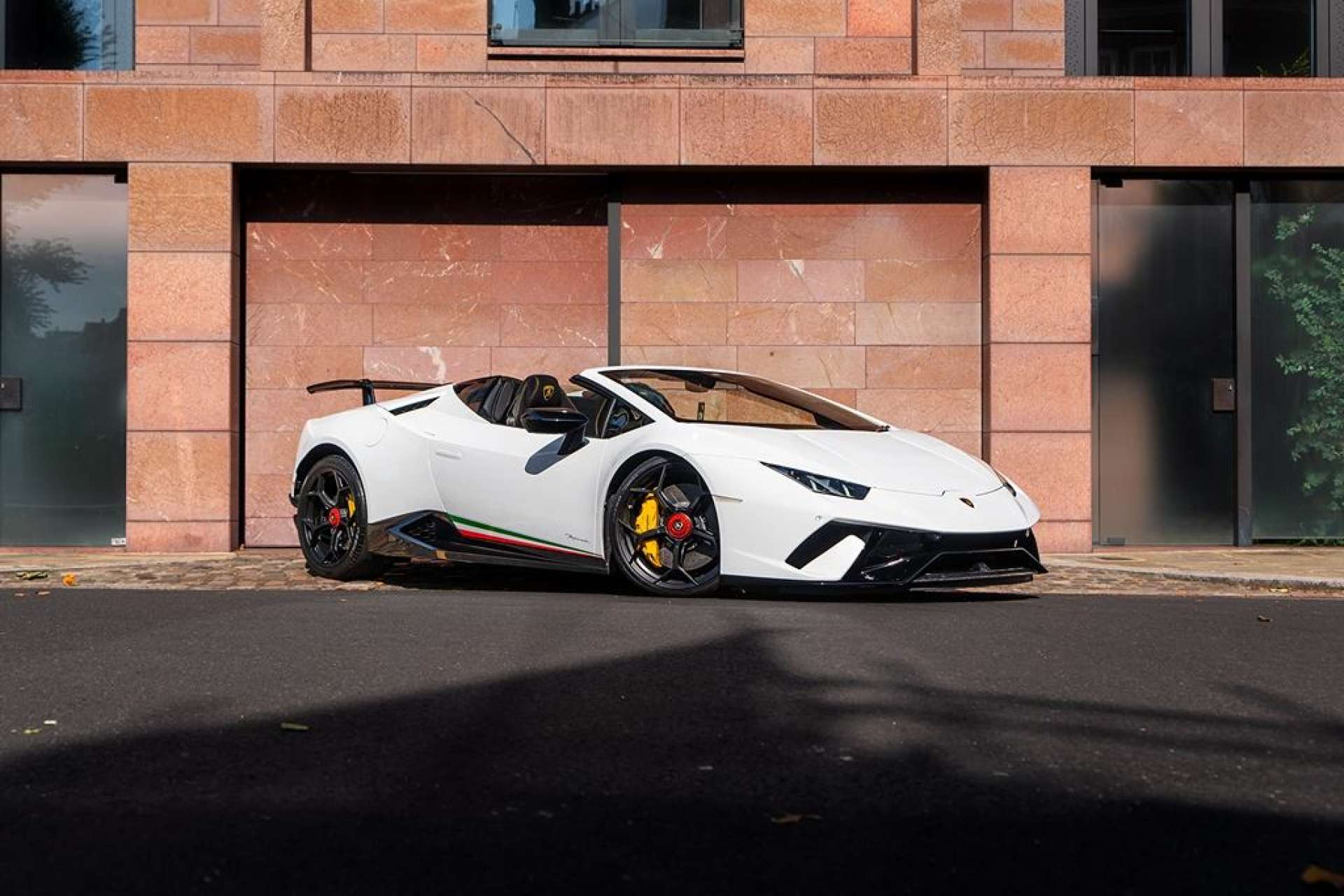 Lamborghini Huracan — photo 1