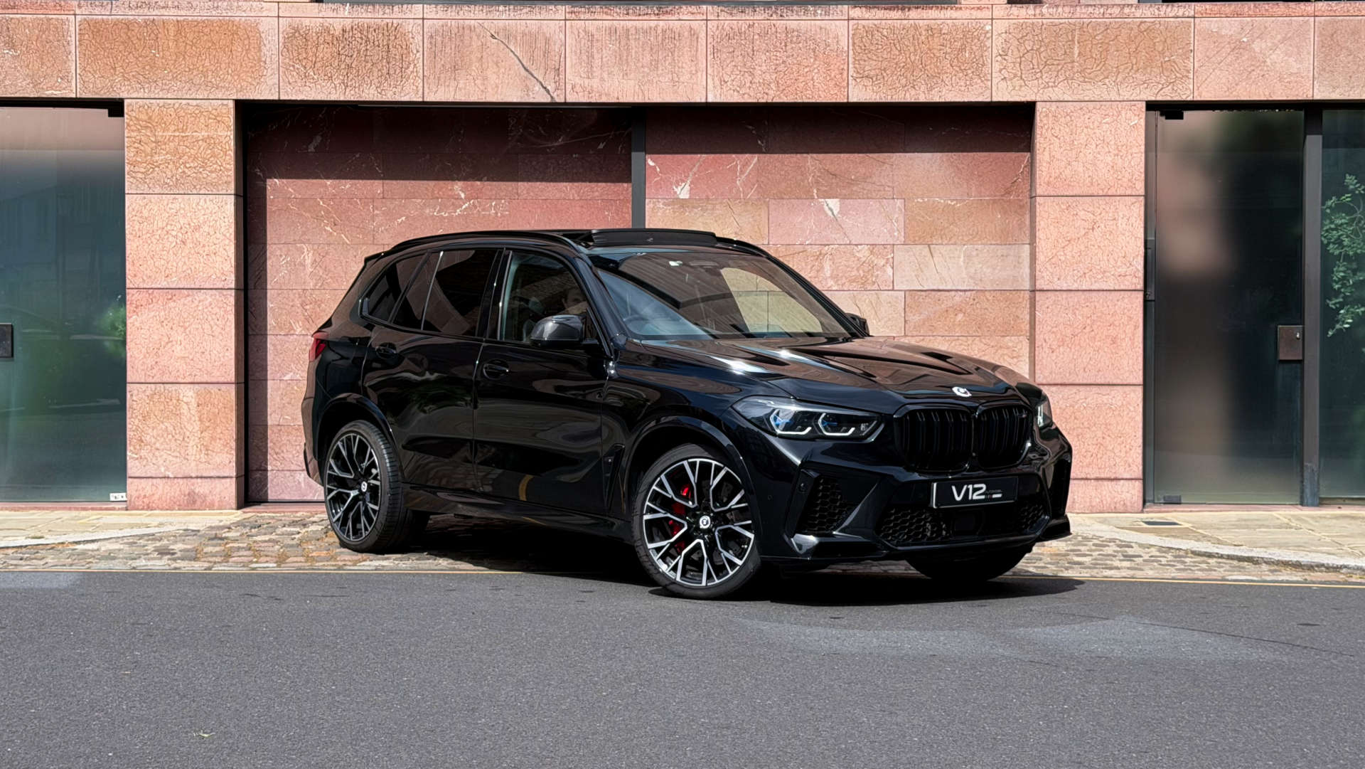BMW X5 — photo 1