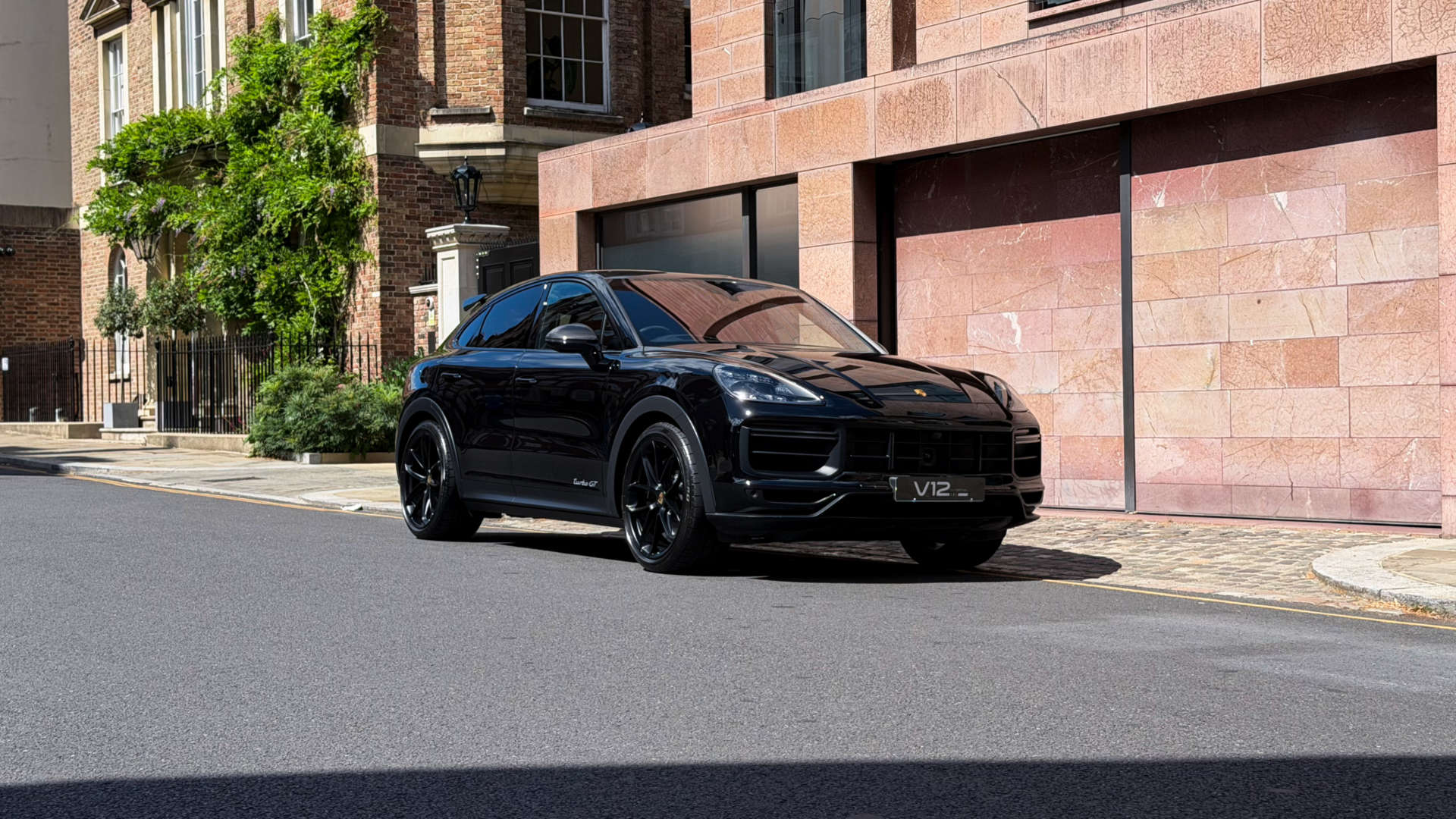 PORSCHE CAYENNE — photo 1