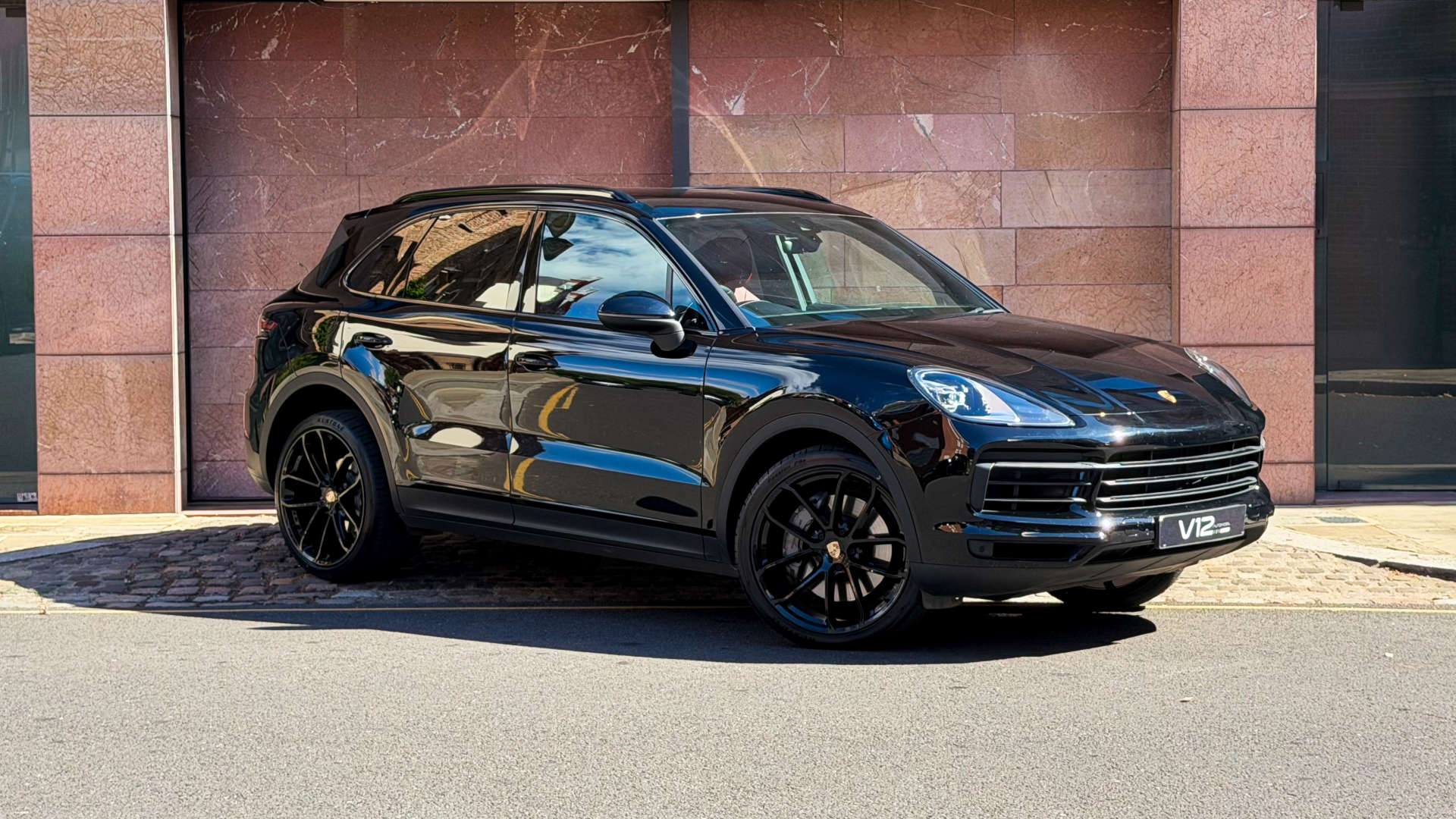 PORSCHE CAYENNE — photo 1