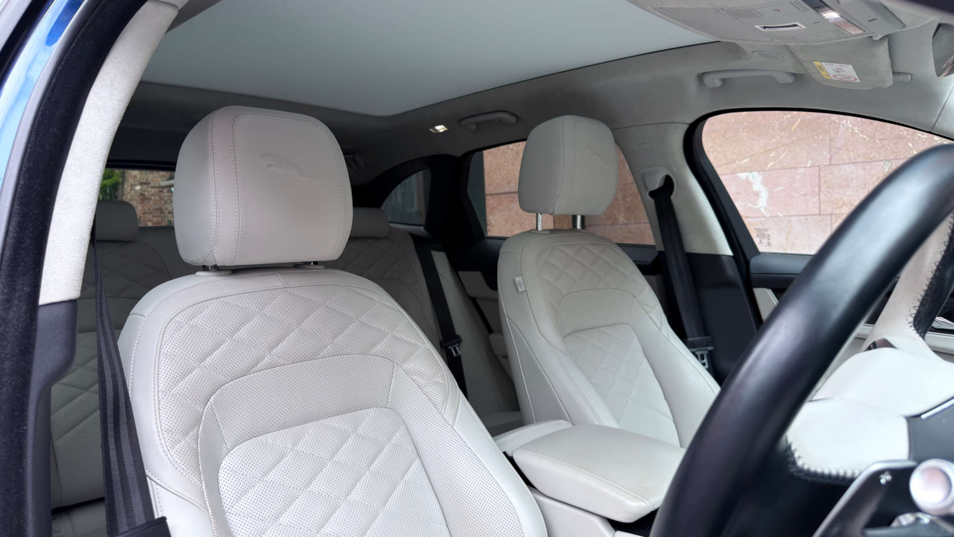 Jaguar F-PACE — photo 22