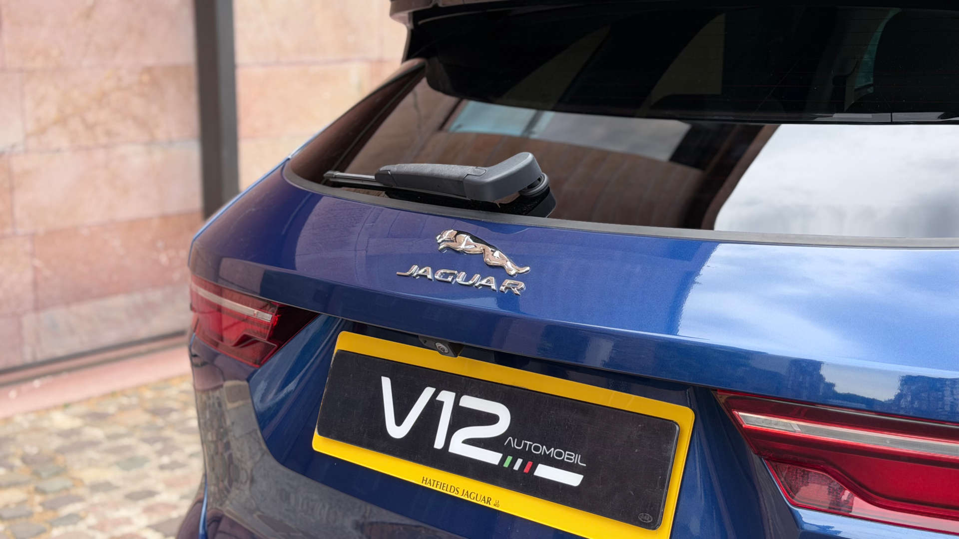 Jaguar F-PACE — photo 15