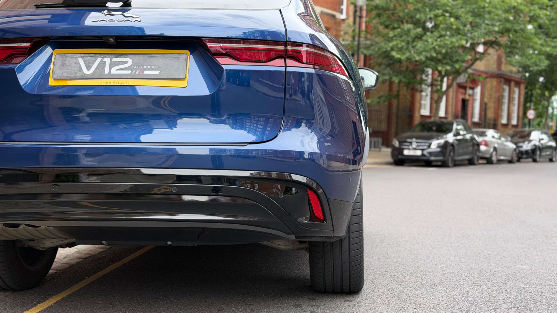 Jaguar F-PACE — photo 7