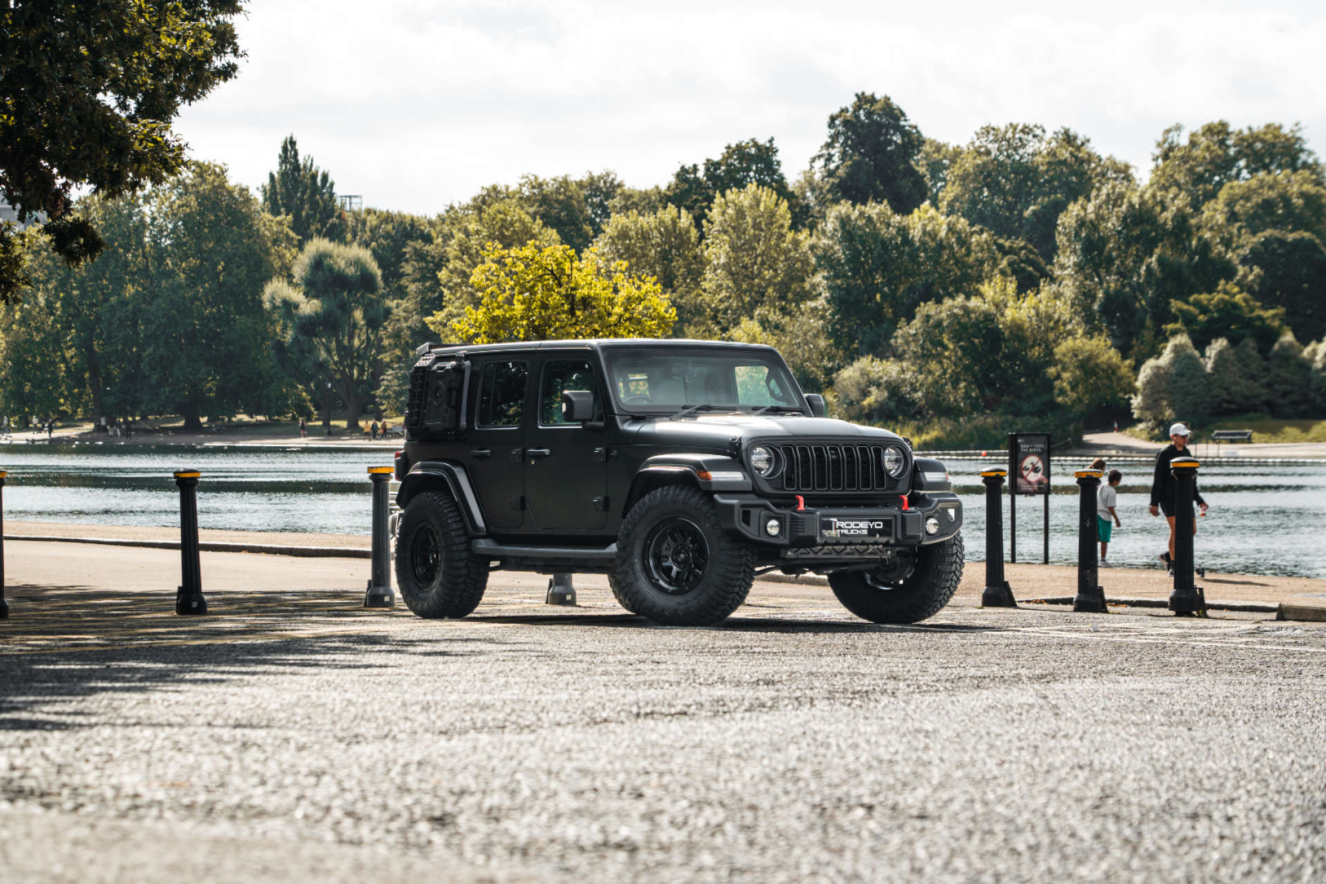Jeep Wrangler — photo 12