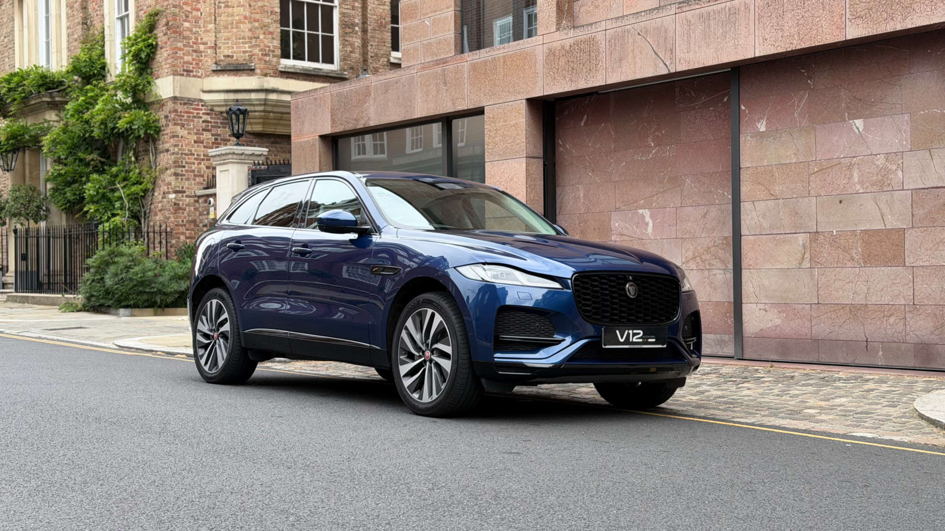 Jaguar F-PACE — photo 4