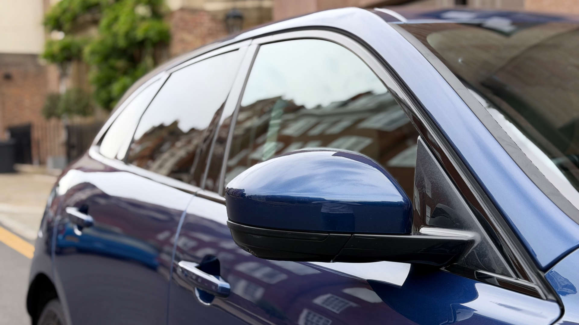 Jaguar F-PACE — photo 17