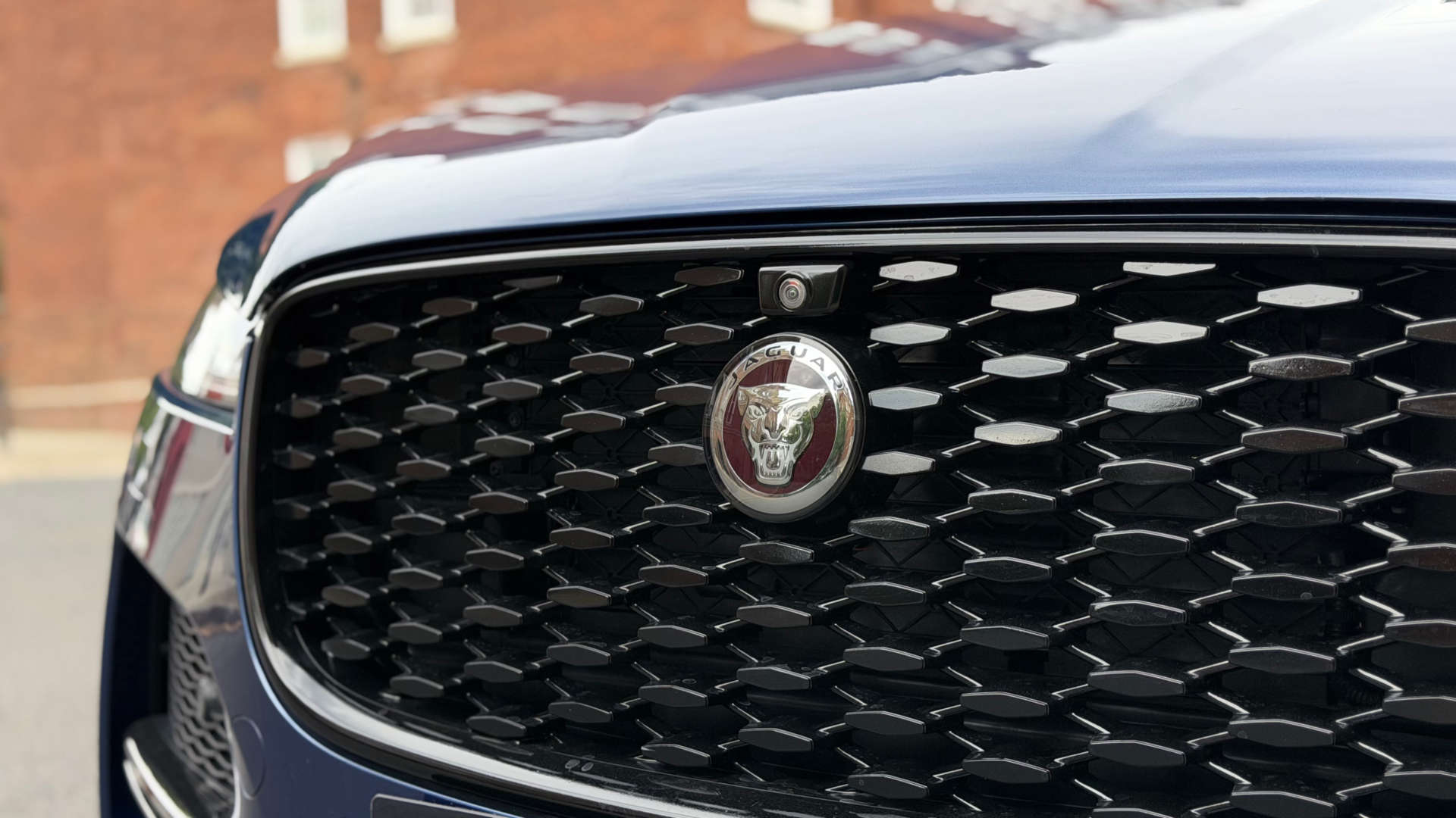 Jaguar F-PACE — photo 20