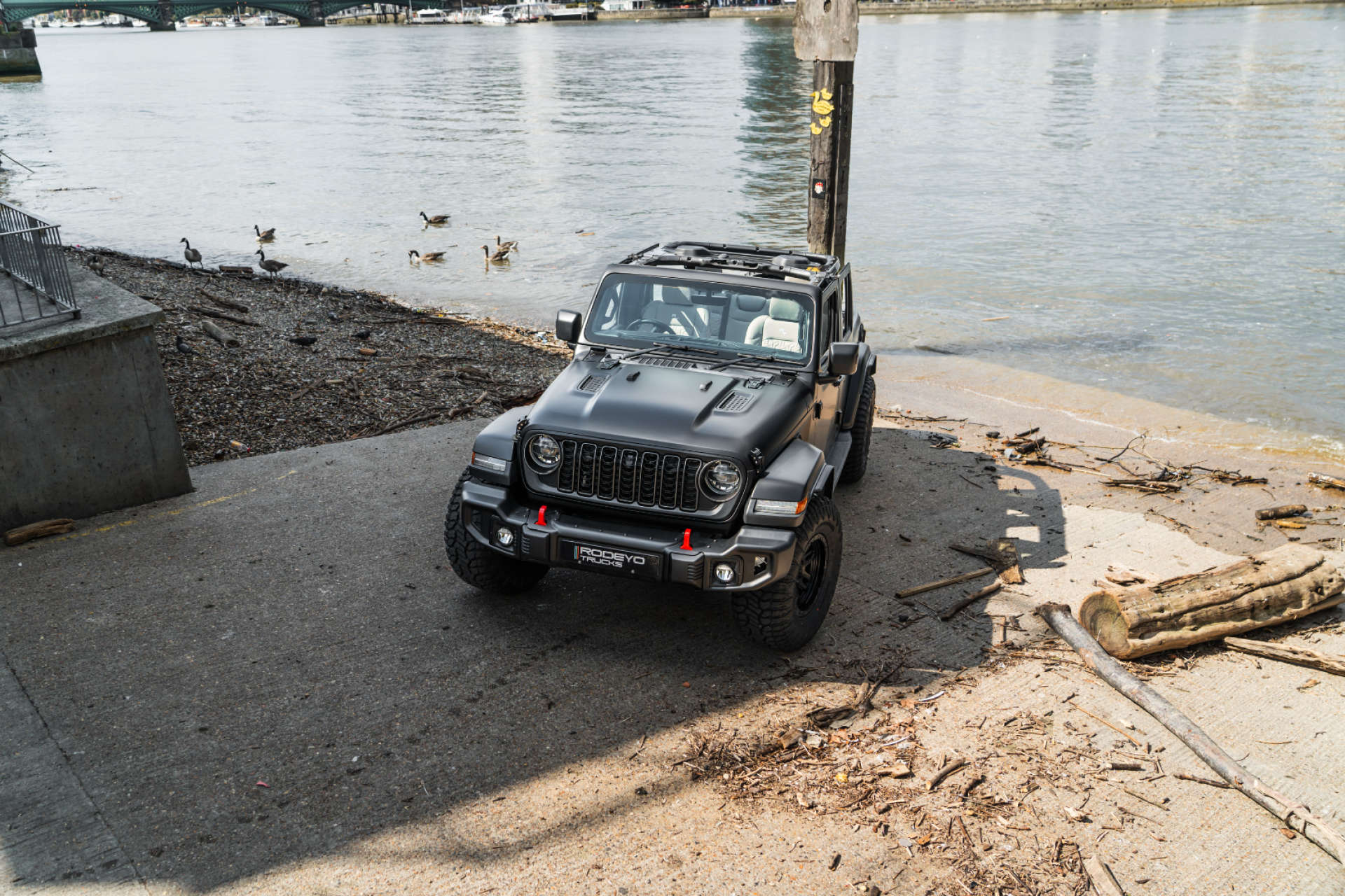 Jeep Wrangler — photo 19