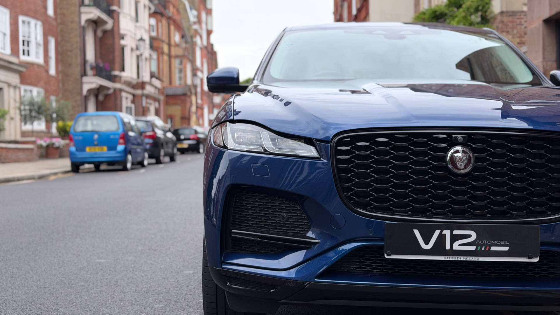 Jaguar F-PACE — photo 21