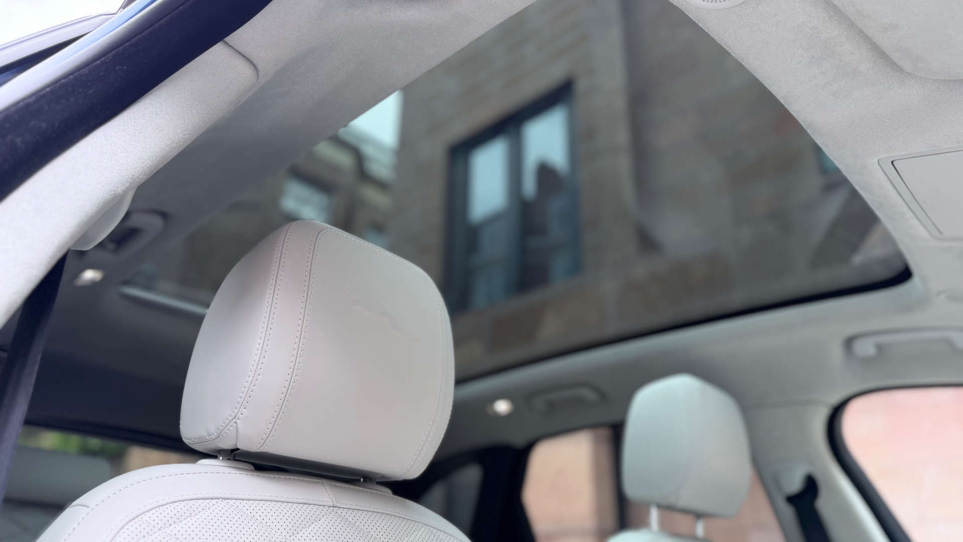 Jaguar F-PACE — photo 24