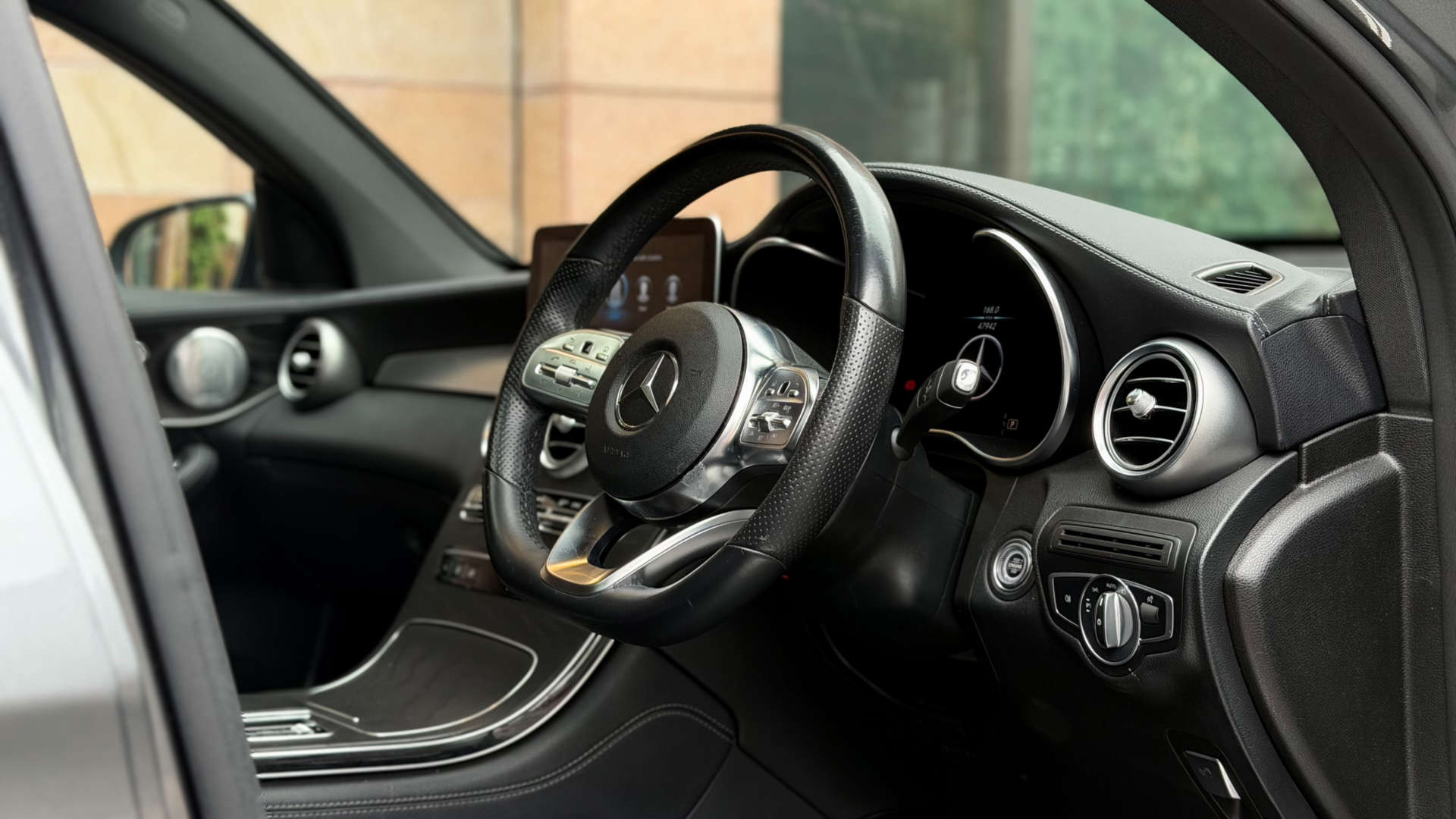 Mercedes-Benz GLC — photo 23