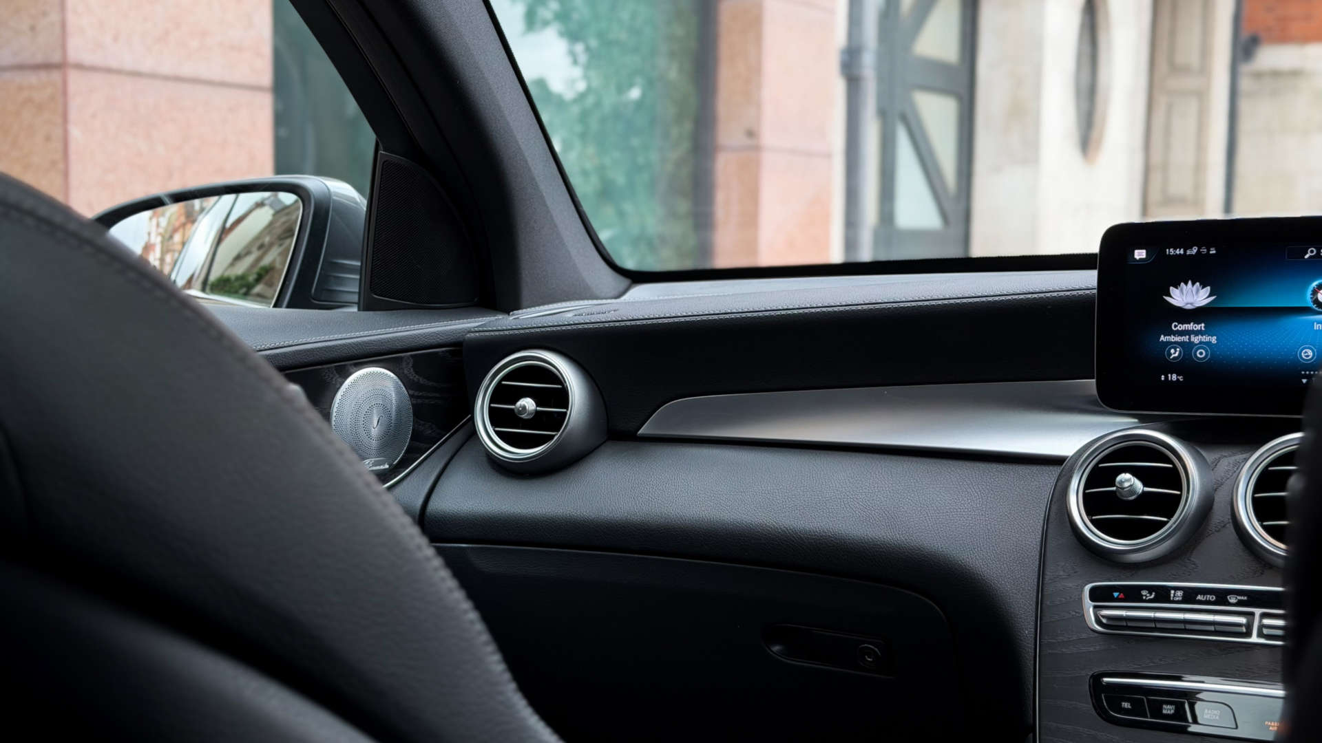 Mercedes-Benz GLC — photo 27