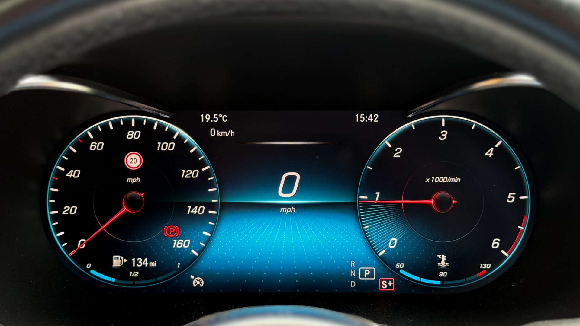 Mercedes-Benz GLC — photo 36