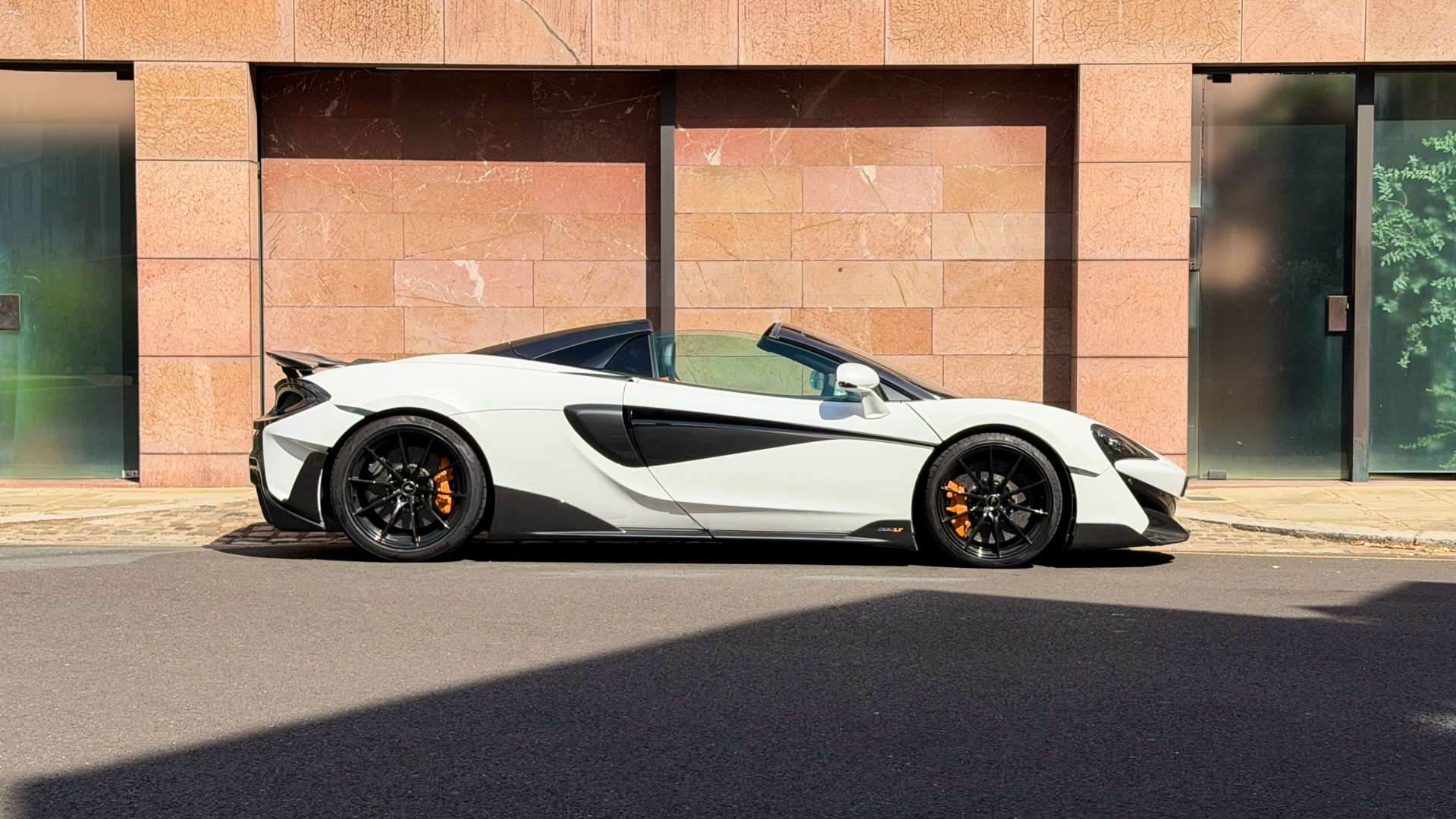 McLaren 600LT — photo 13
