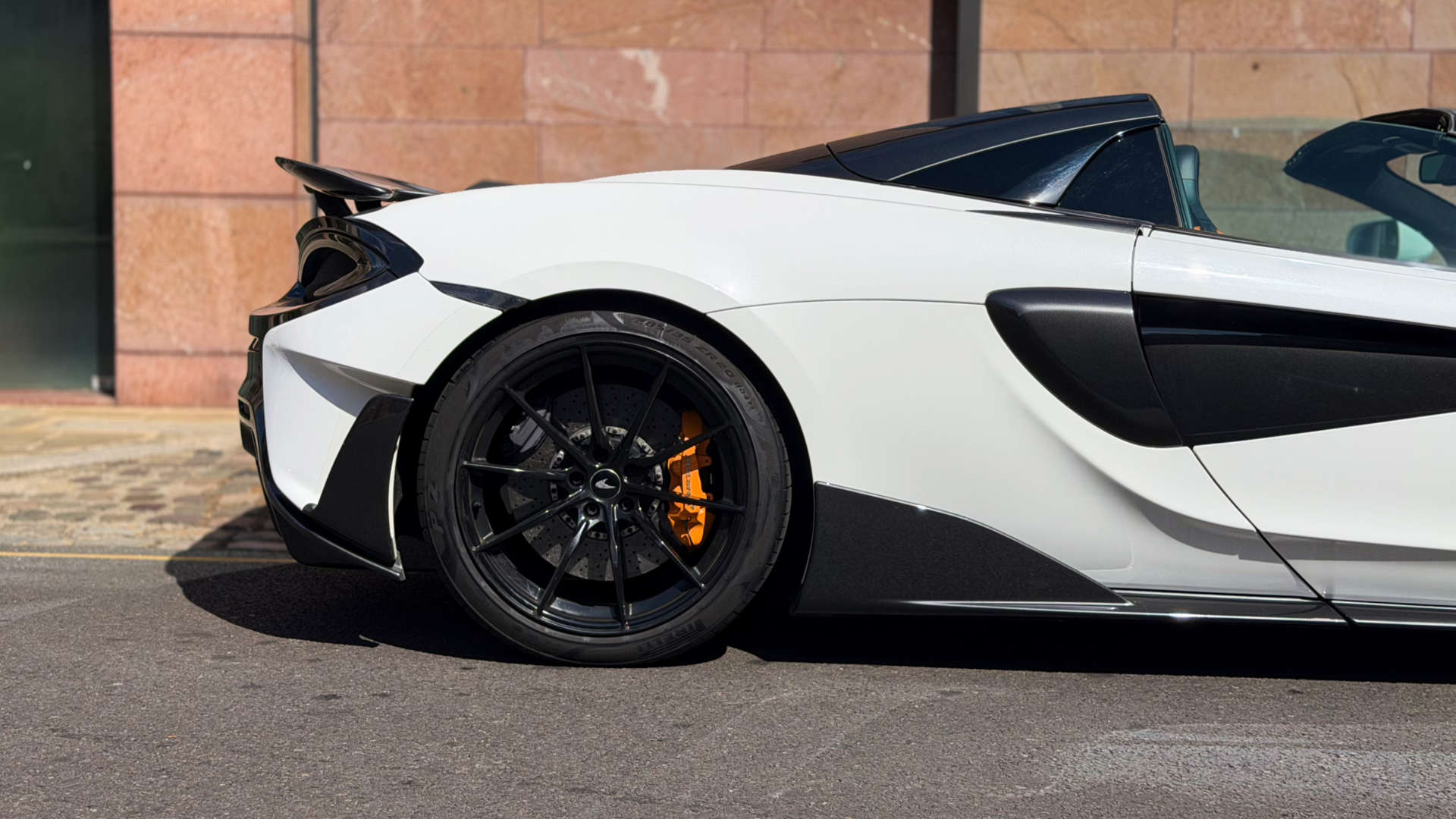 McLaren 600LT — photo 9