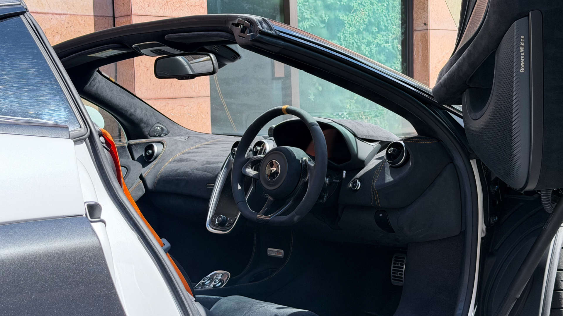 McLaren 600LT — photo 21