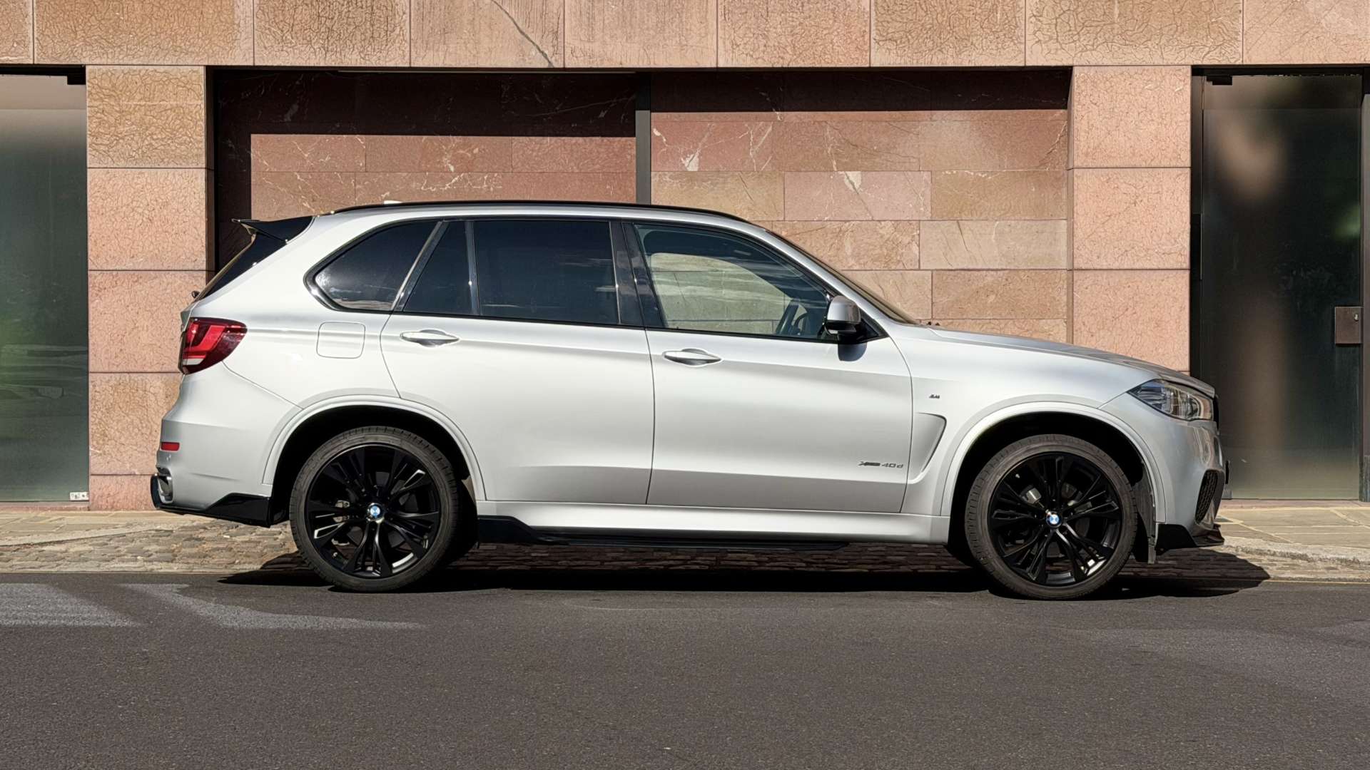 BMW X5 — photo 11