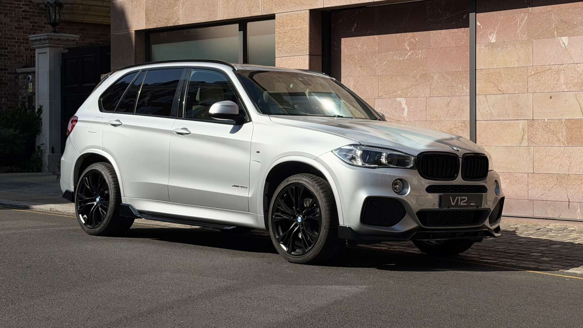 BMW X5 — photo 26