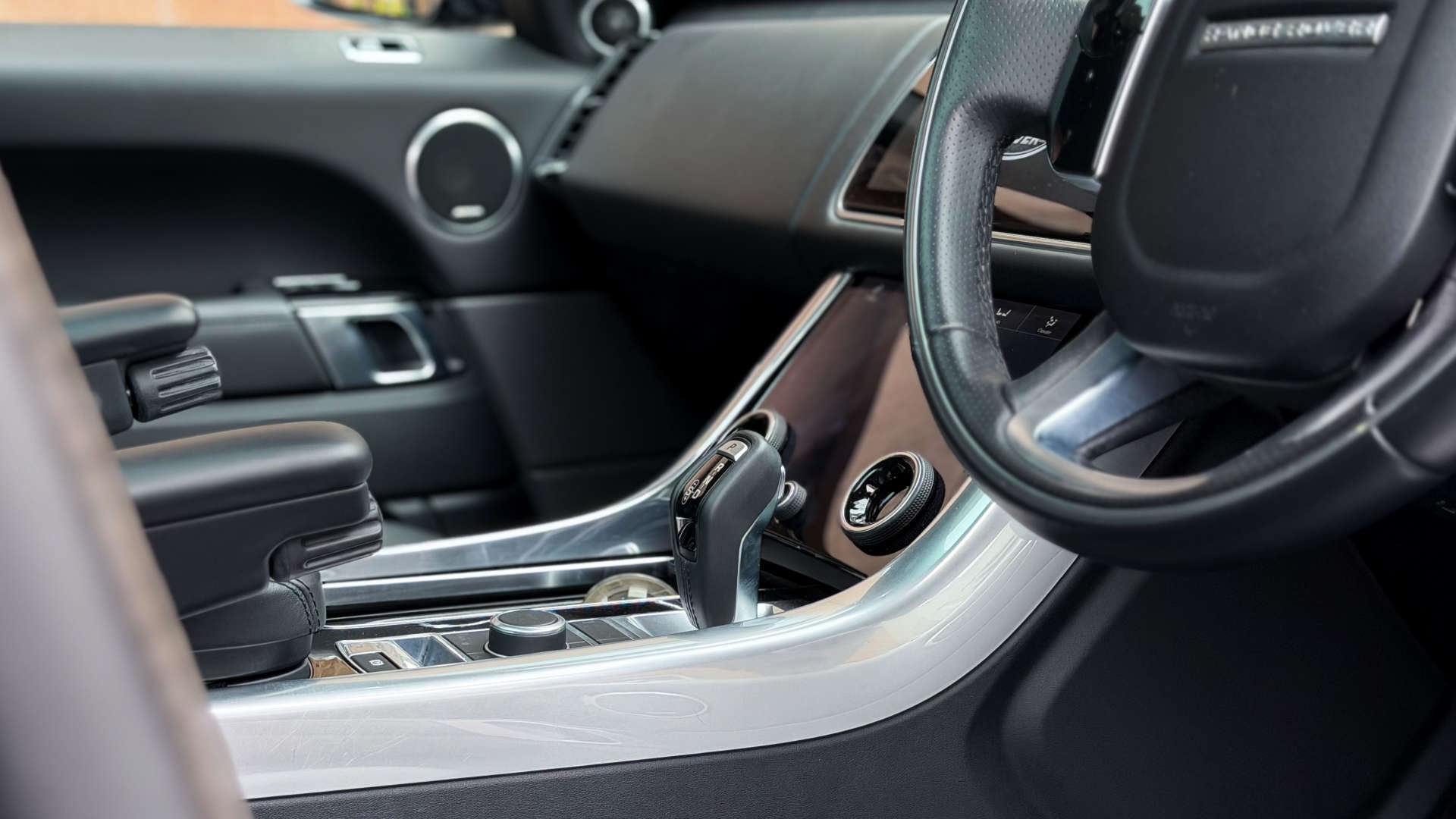 Land Rover Range Rover Sport — photo 25