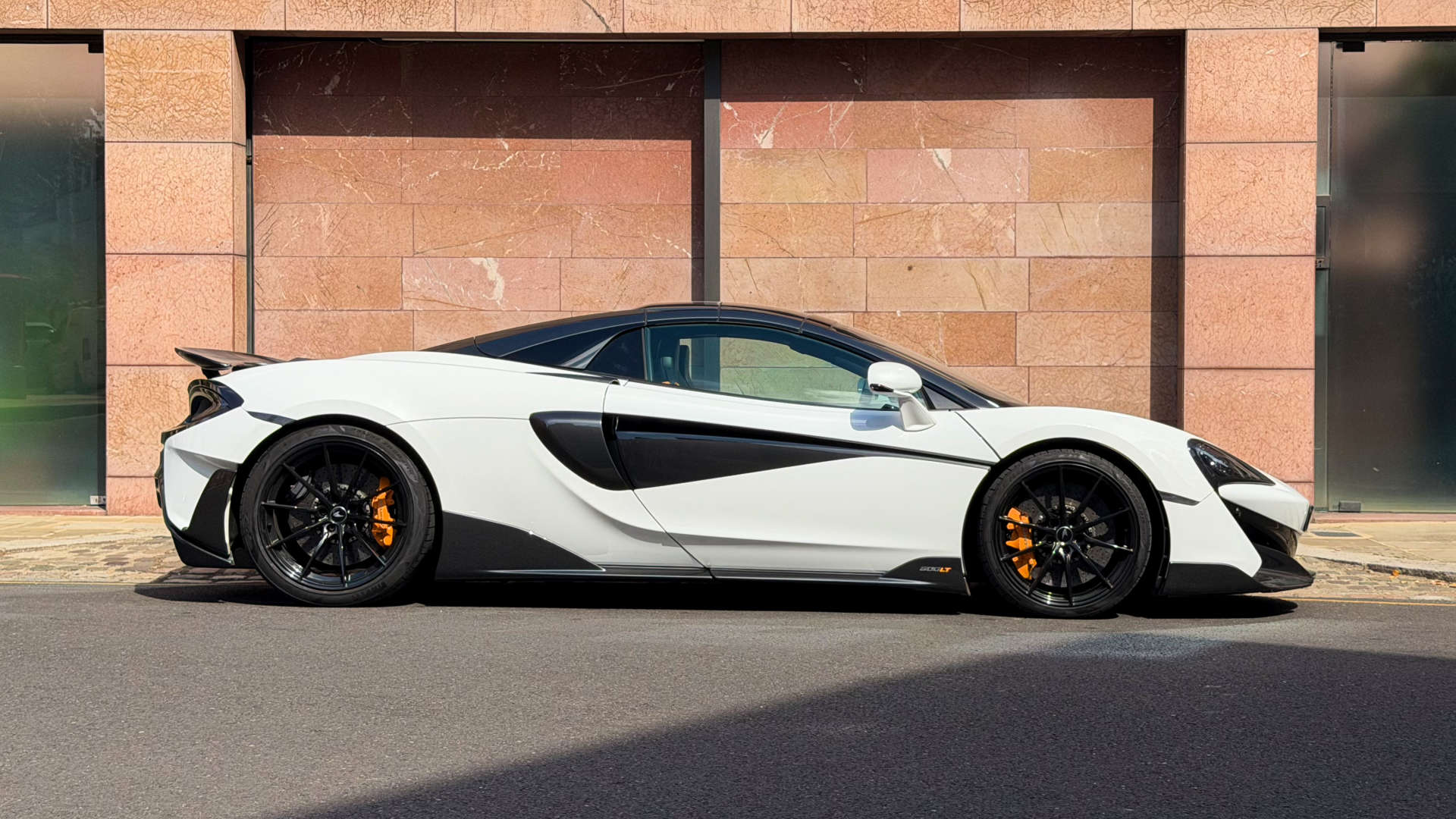 McLaren 600LT — photo 11