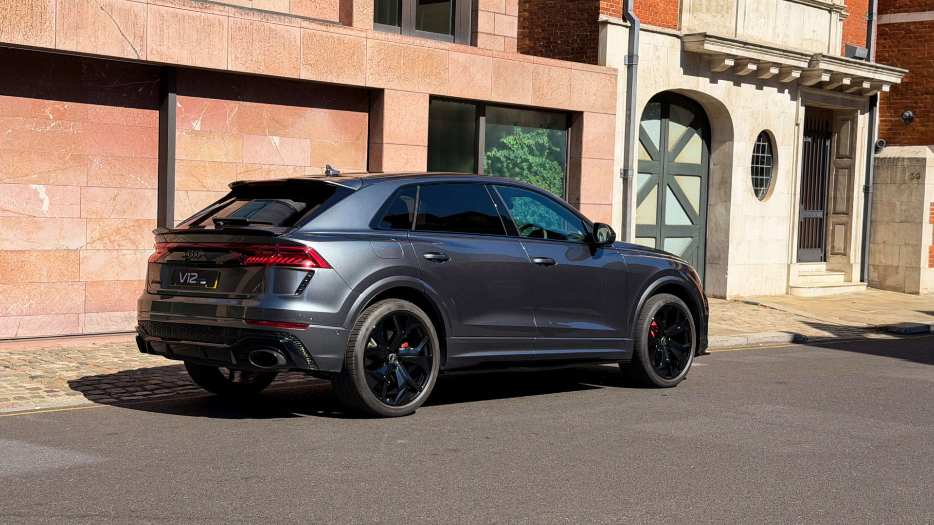 Audi Q8 — photo 3
