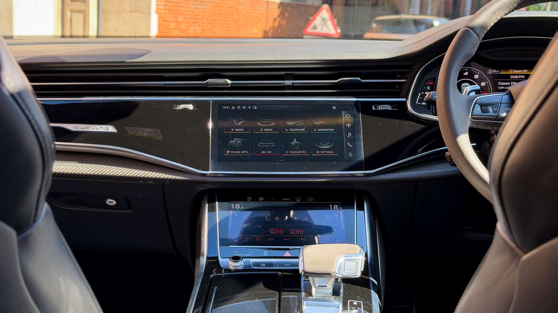 Audi Q8 — photo 20