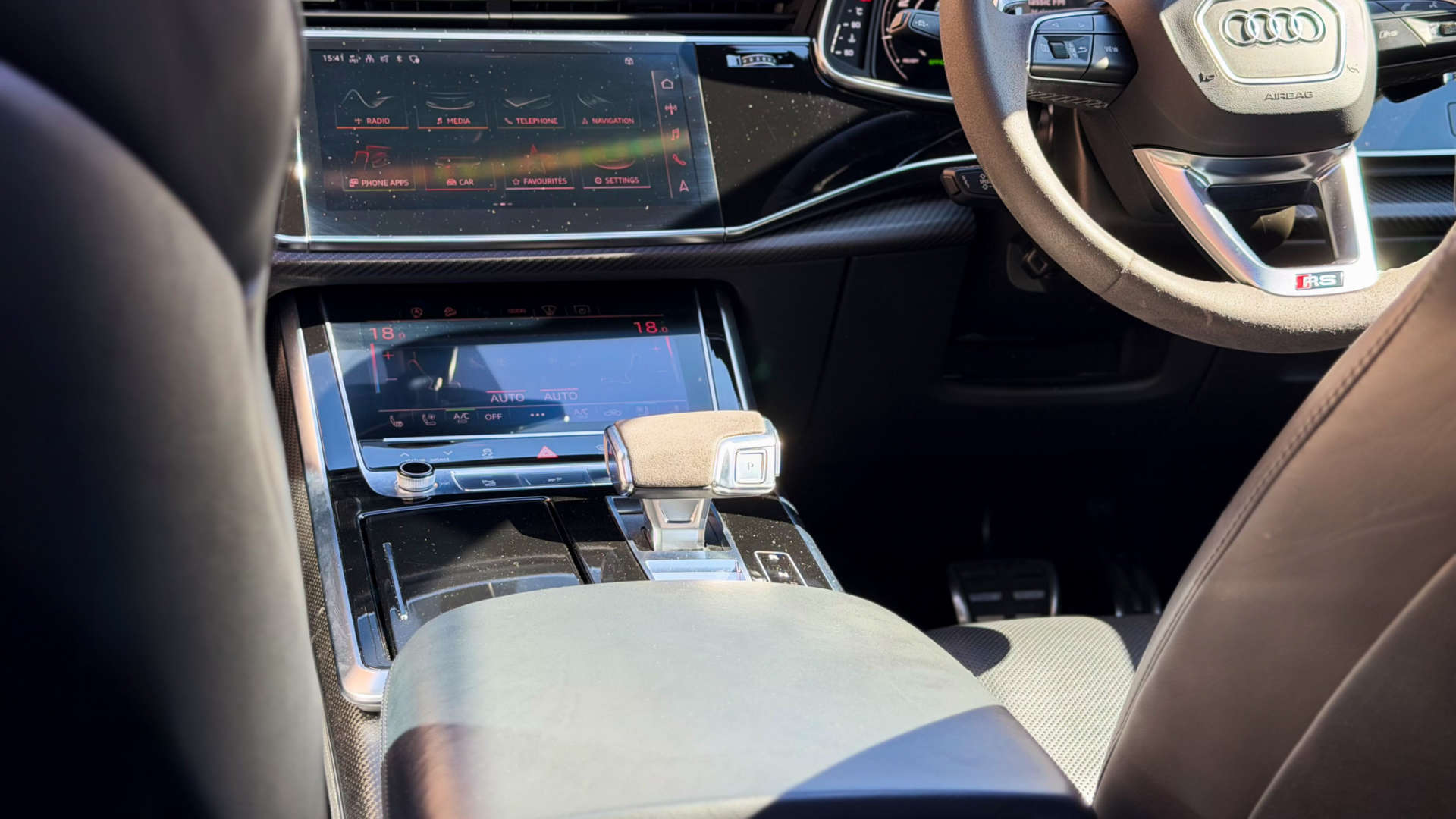 Audi Q8 — photo 22