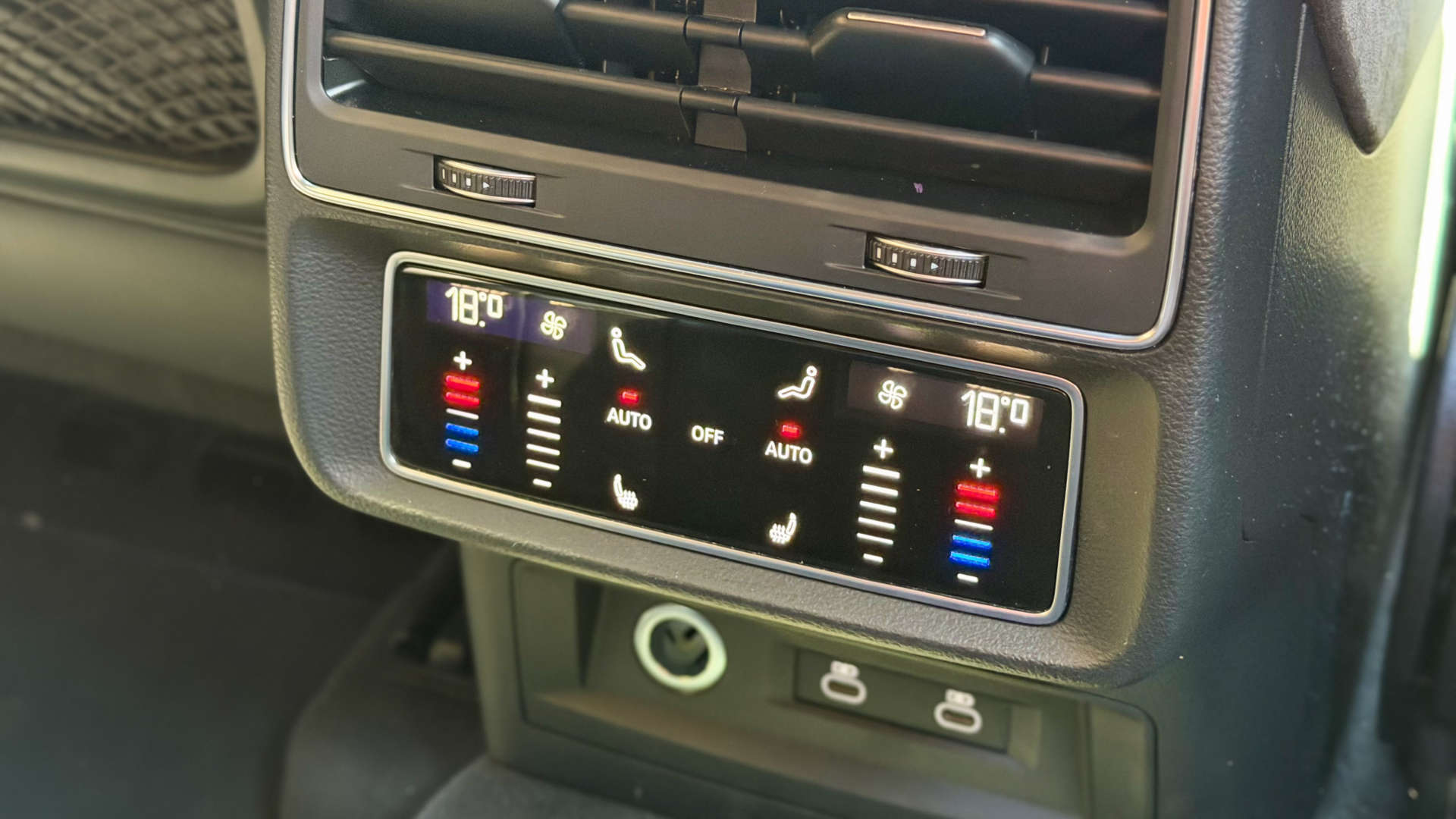 Audi Q8 — photo 37