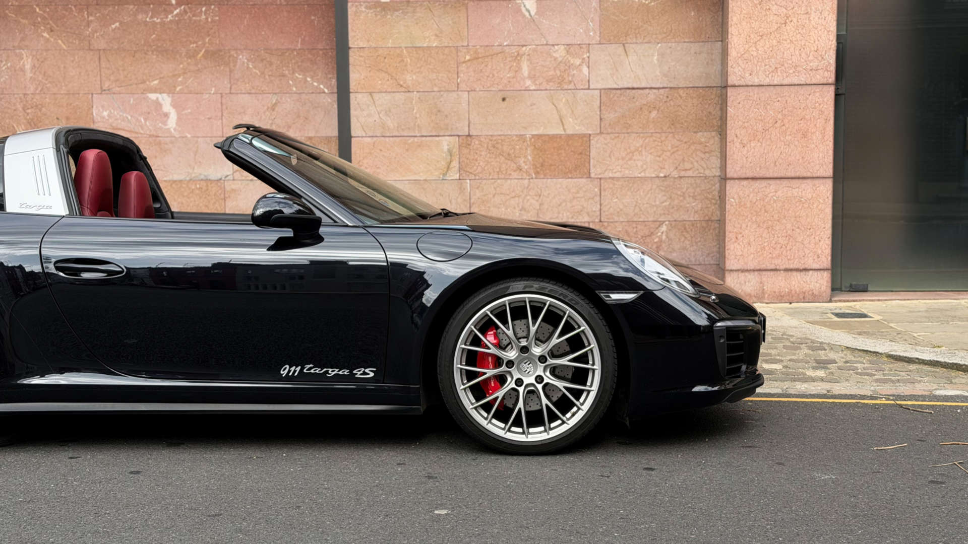 PORSCHE 911 — photo 8