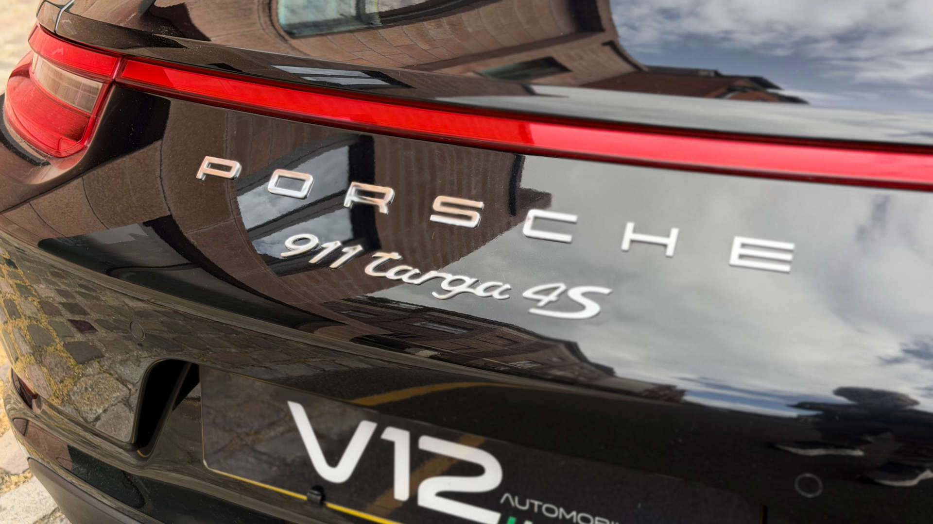 PORSCHE 911 — photo 24