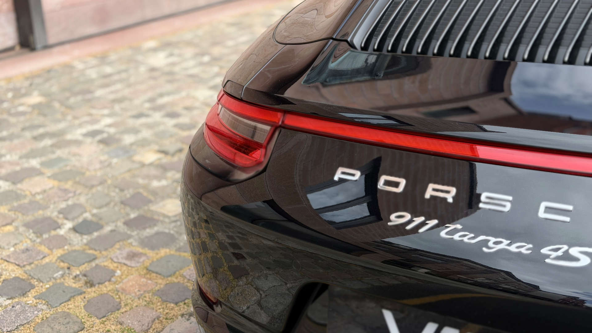 PORSCHE 911 — photo 25
