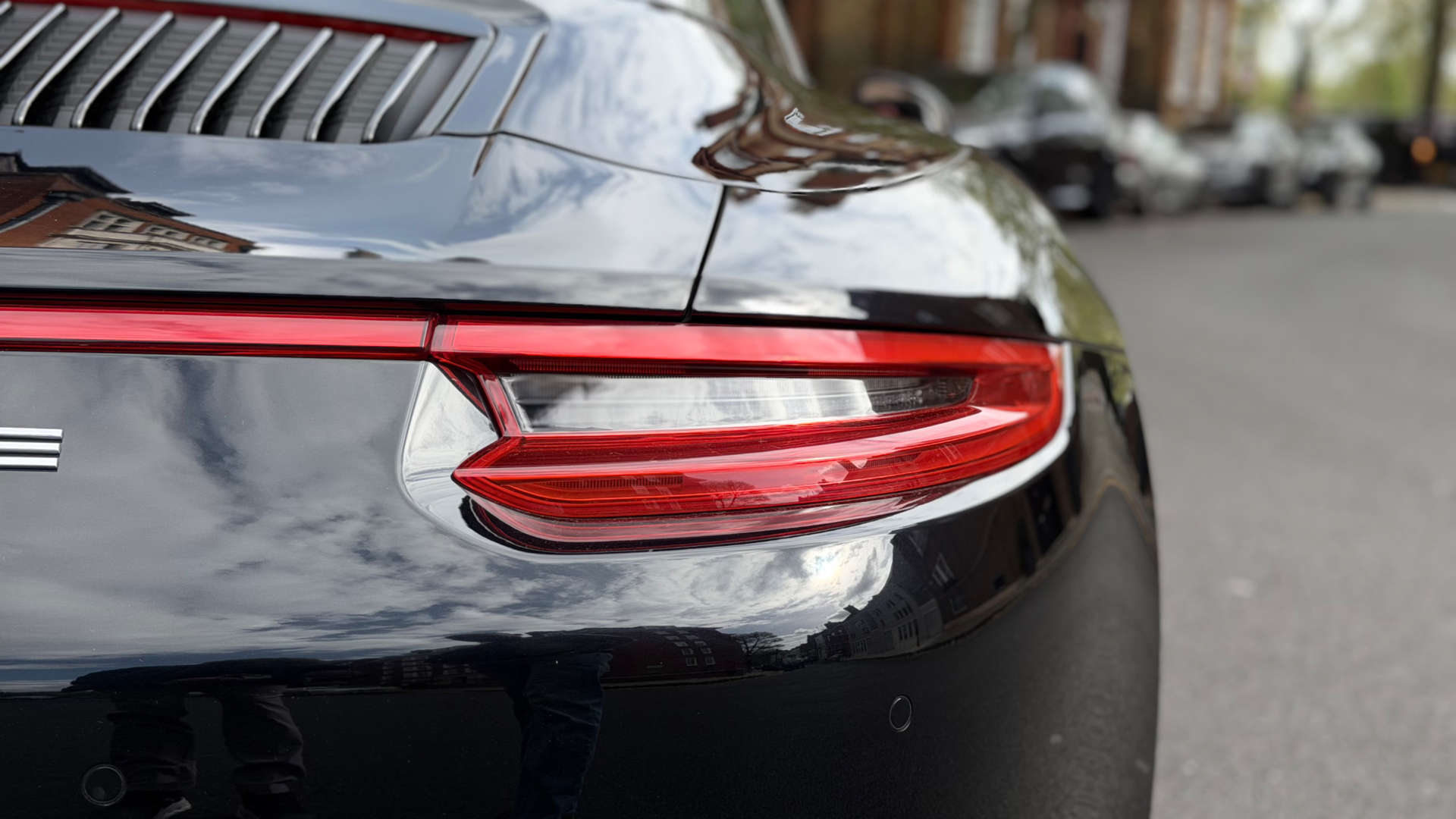 PORSCHE 911 — photo 21