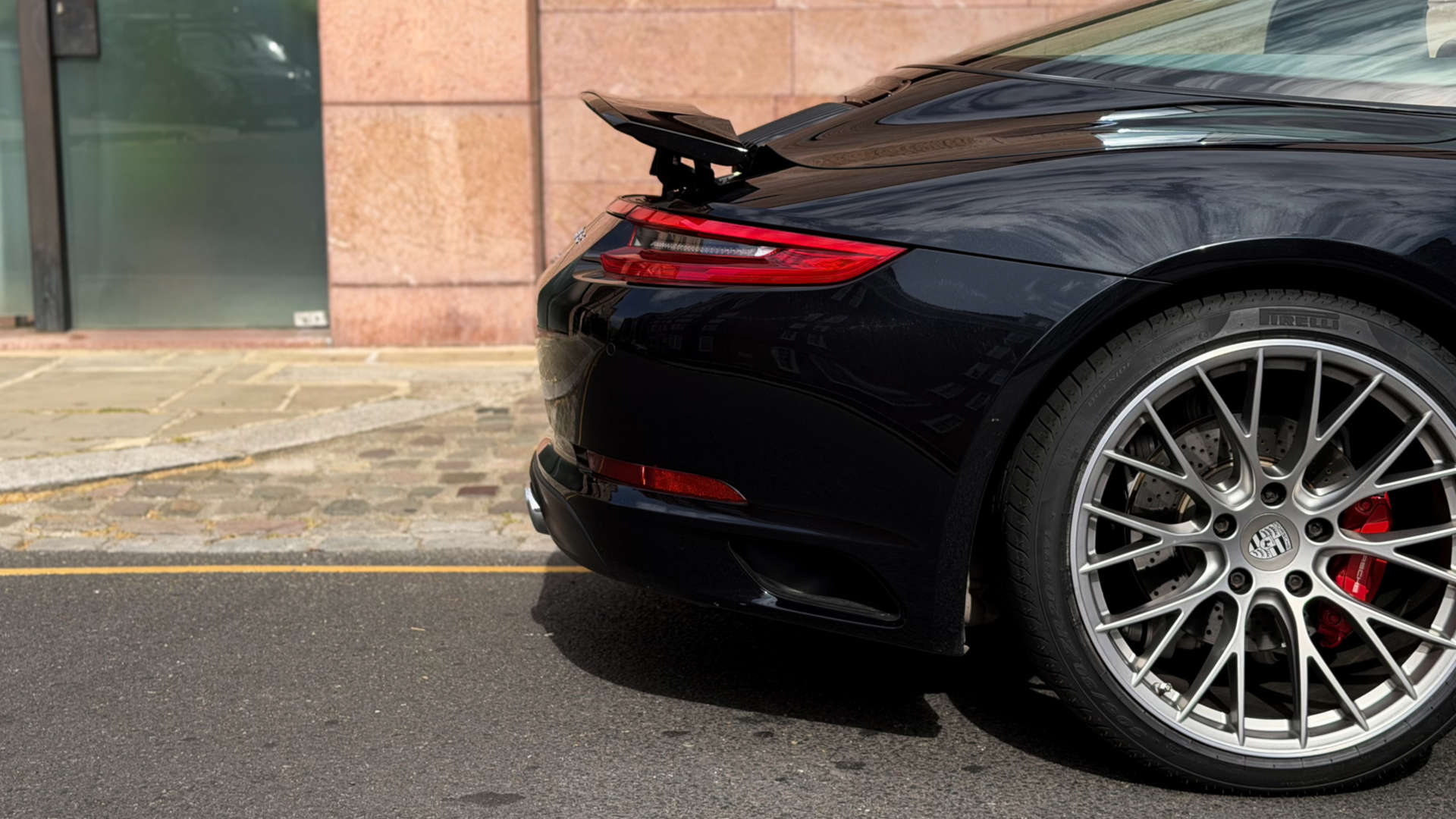 PORSCHE 911 — photo 28