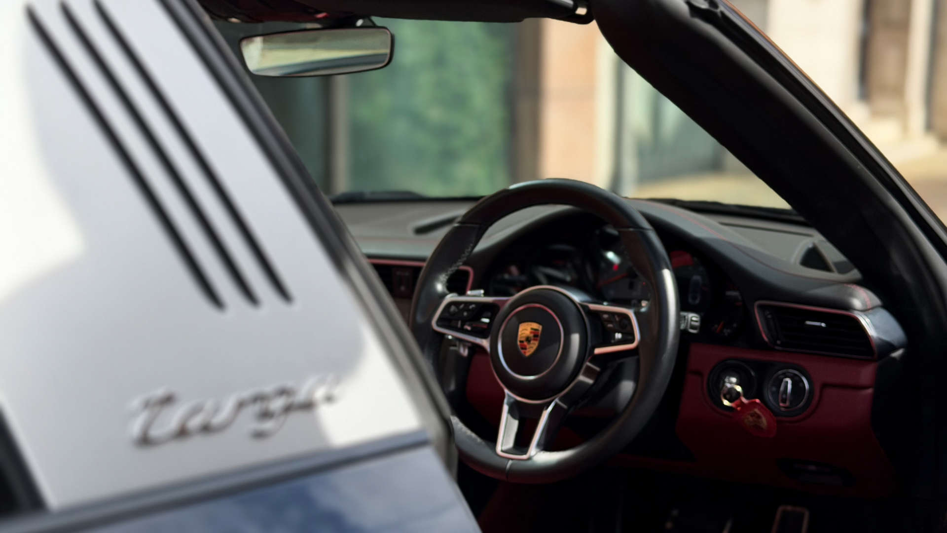 PORSCHE 911 — photo 31