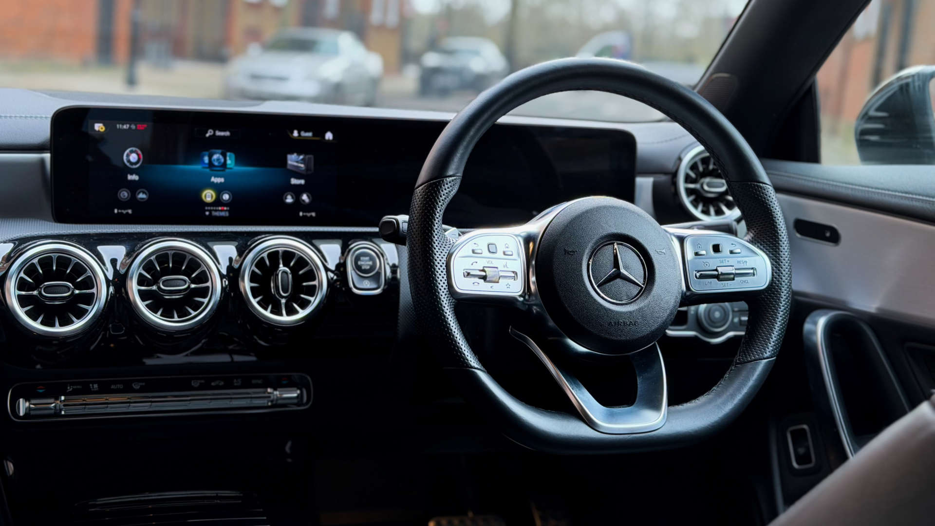 Mercedes-Benz CLA — photo 29