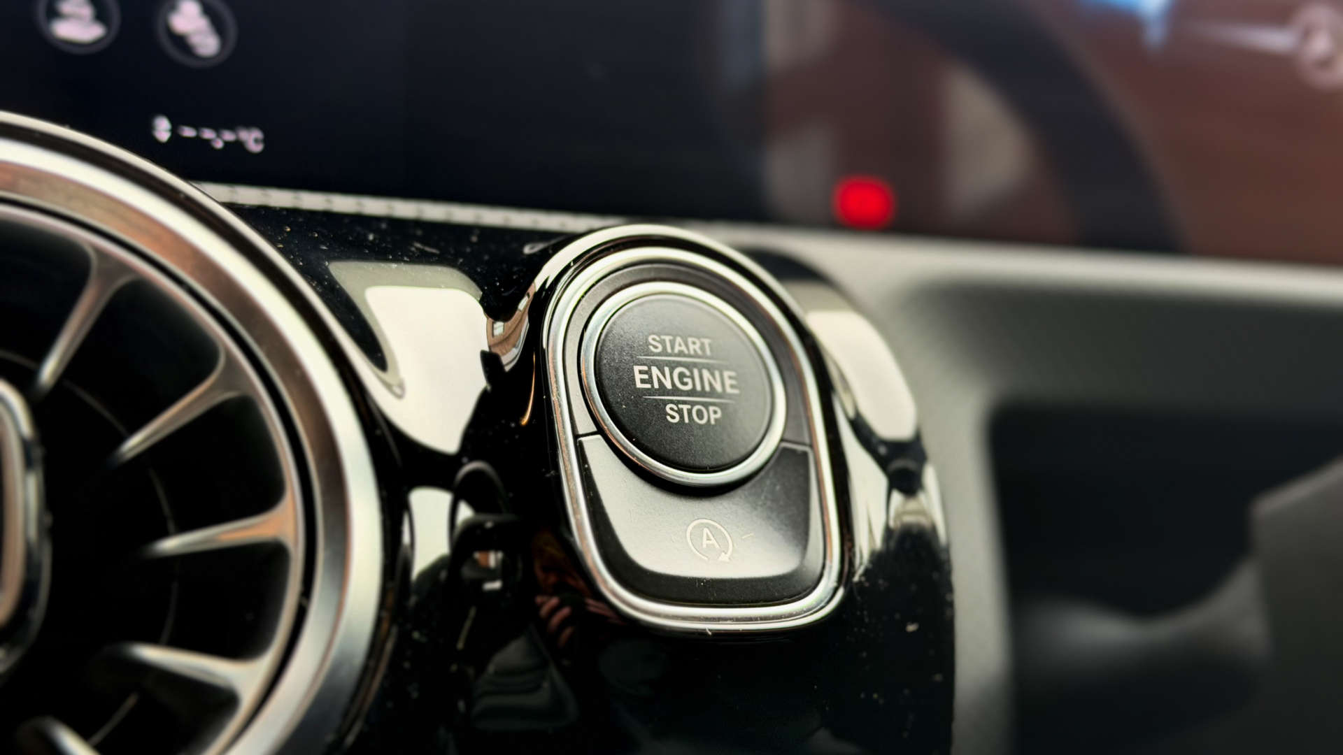 Mercedes-Benz CLA — photo 36