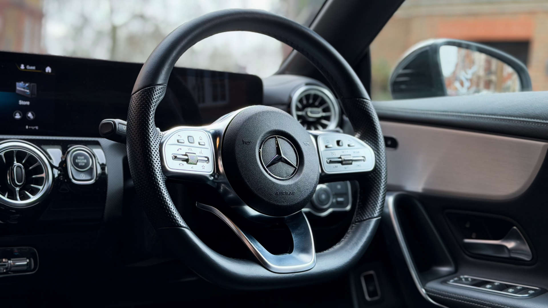 Mercedes-Benz CLA — photo 37