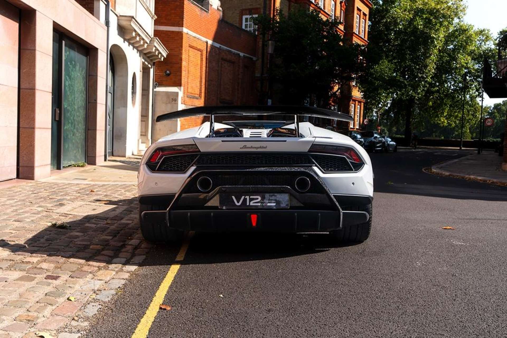 Lamborghini Huracan — photo 5