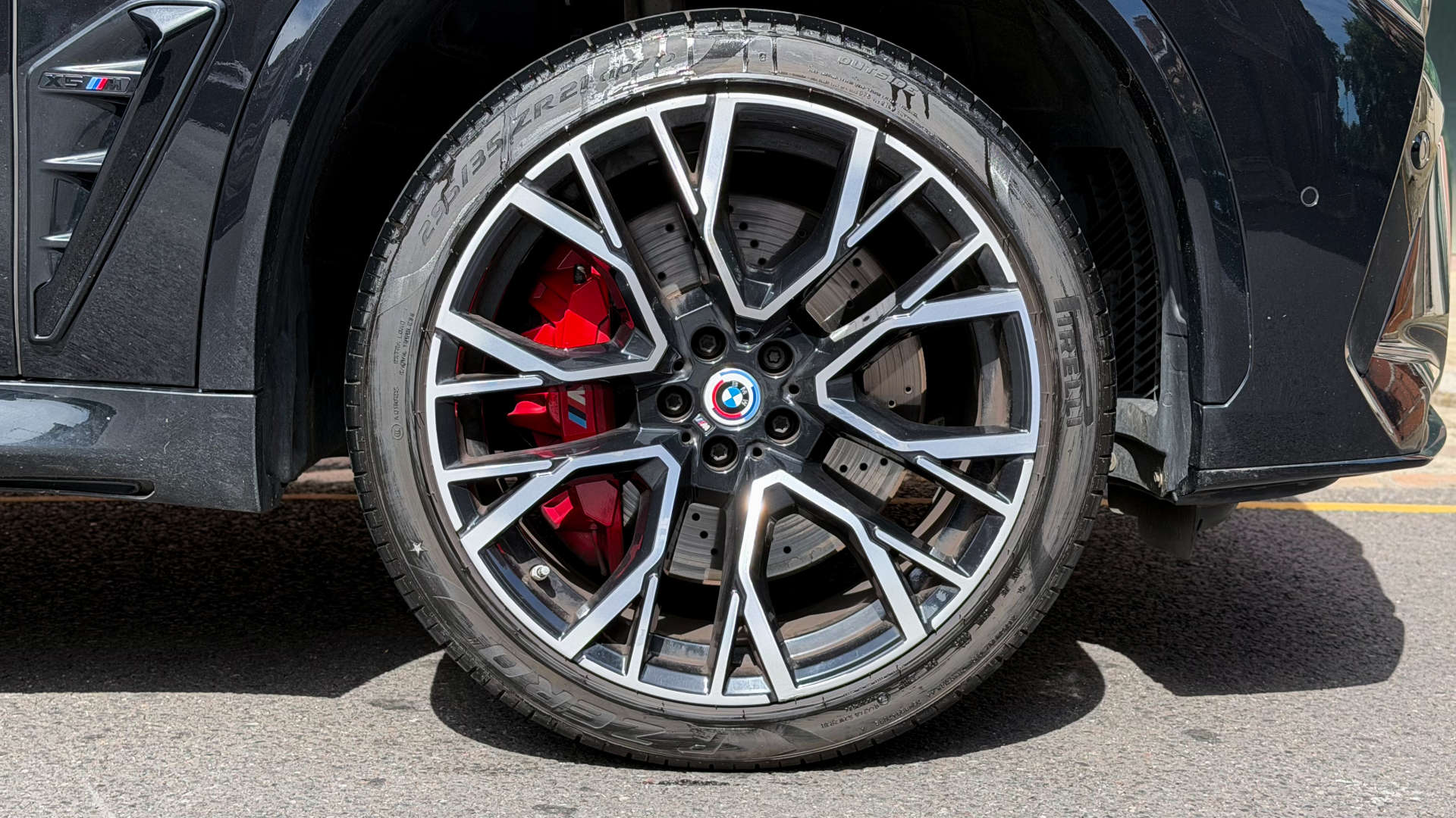 BMW X5 — photo 9