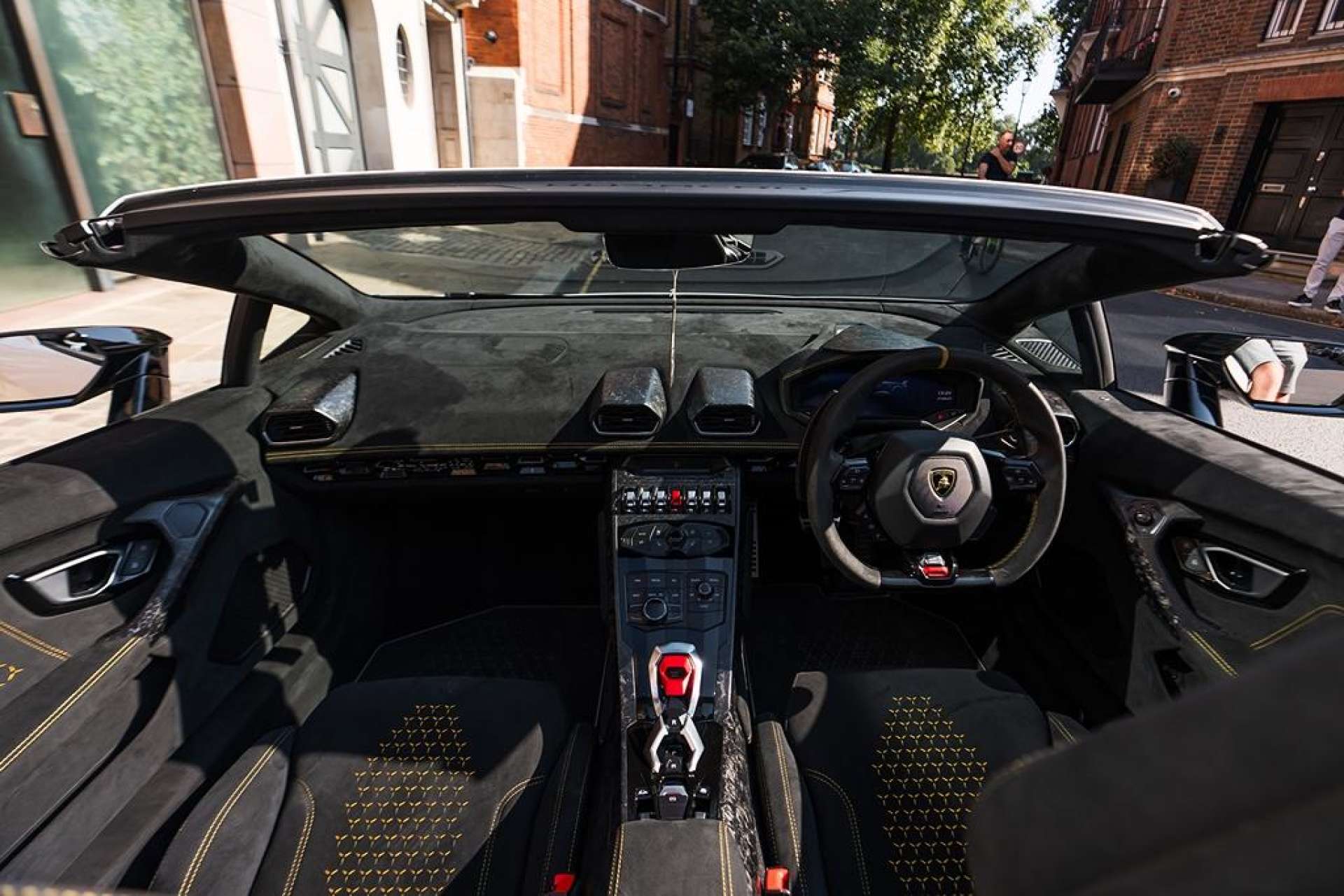 Lamborghini Huracan — photo 9