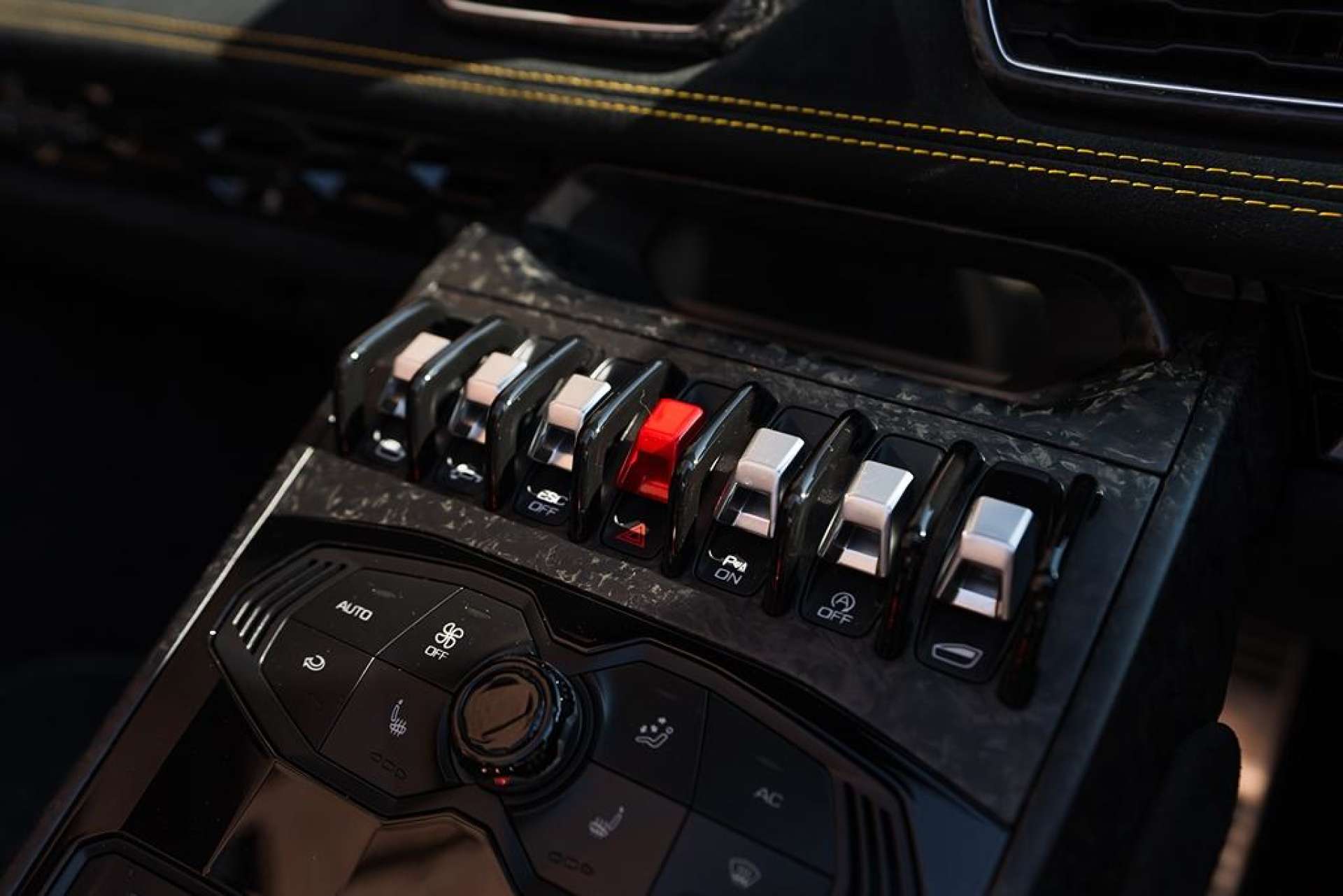 Lamborghini Huracan — photo 10