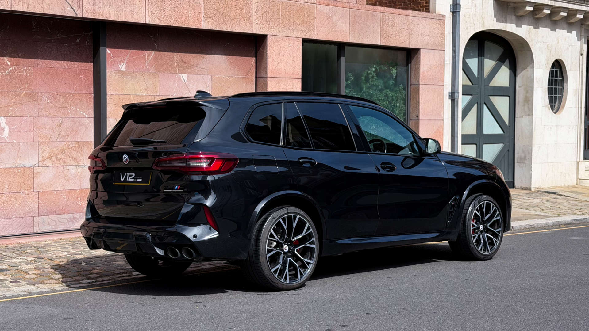 BMW X5 — photo 3