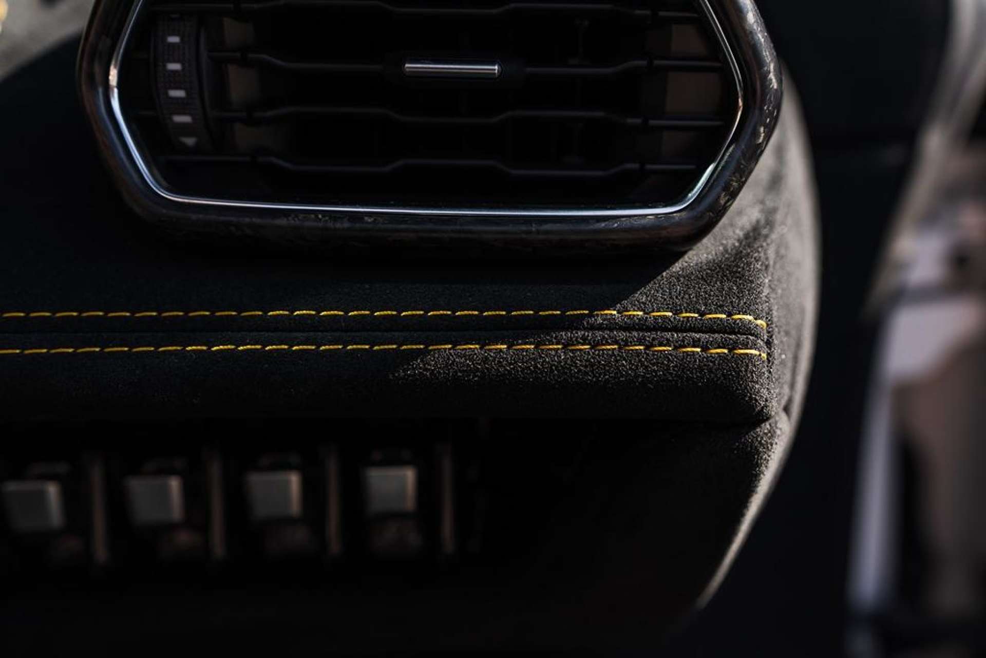 Lamborghini Huracan — photo 16