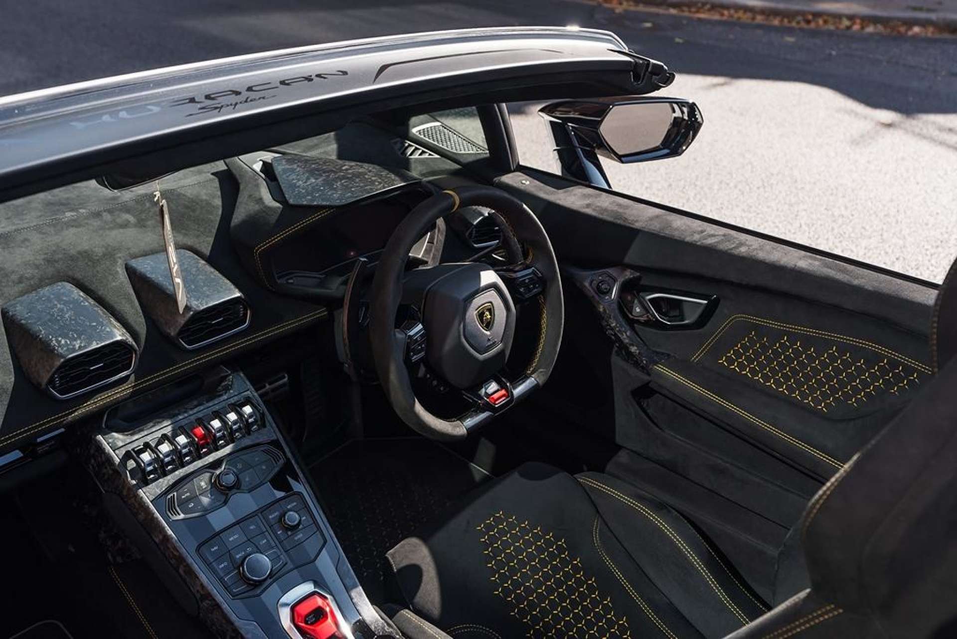 Lamborghini Huracan — photo 32