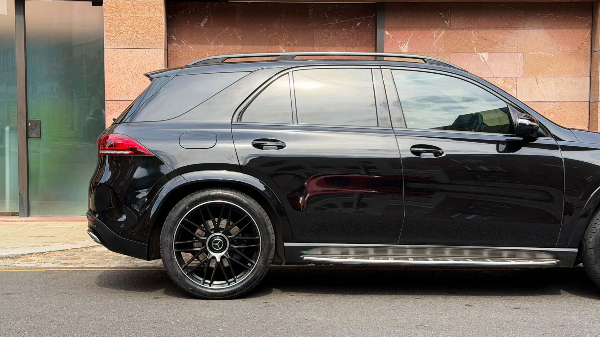 Mercedes-Benz GLE — photo 11