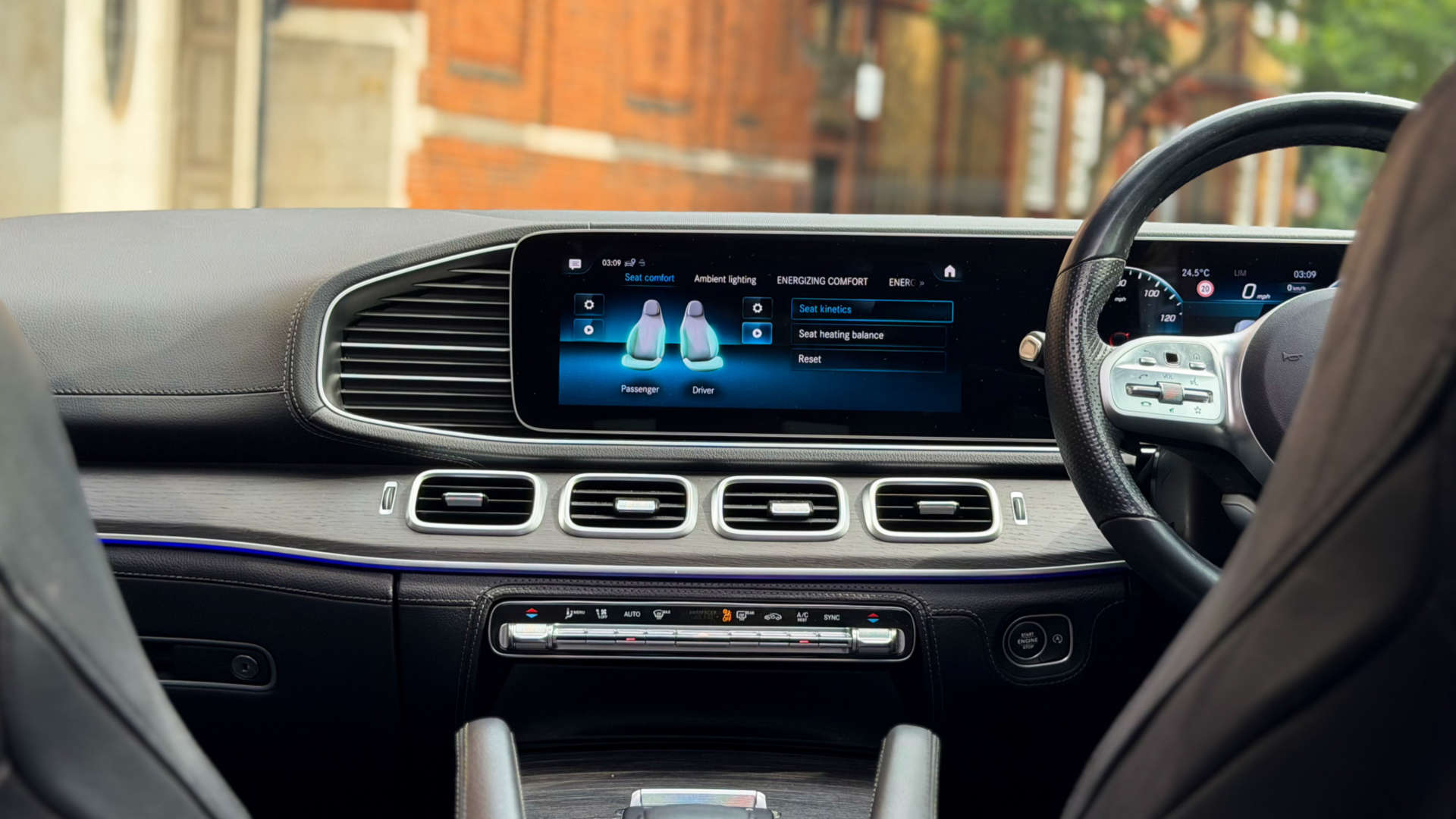 Mercedes-Benz GLE — photo 24