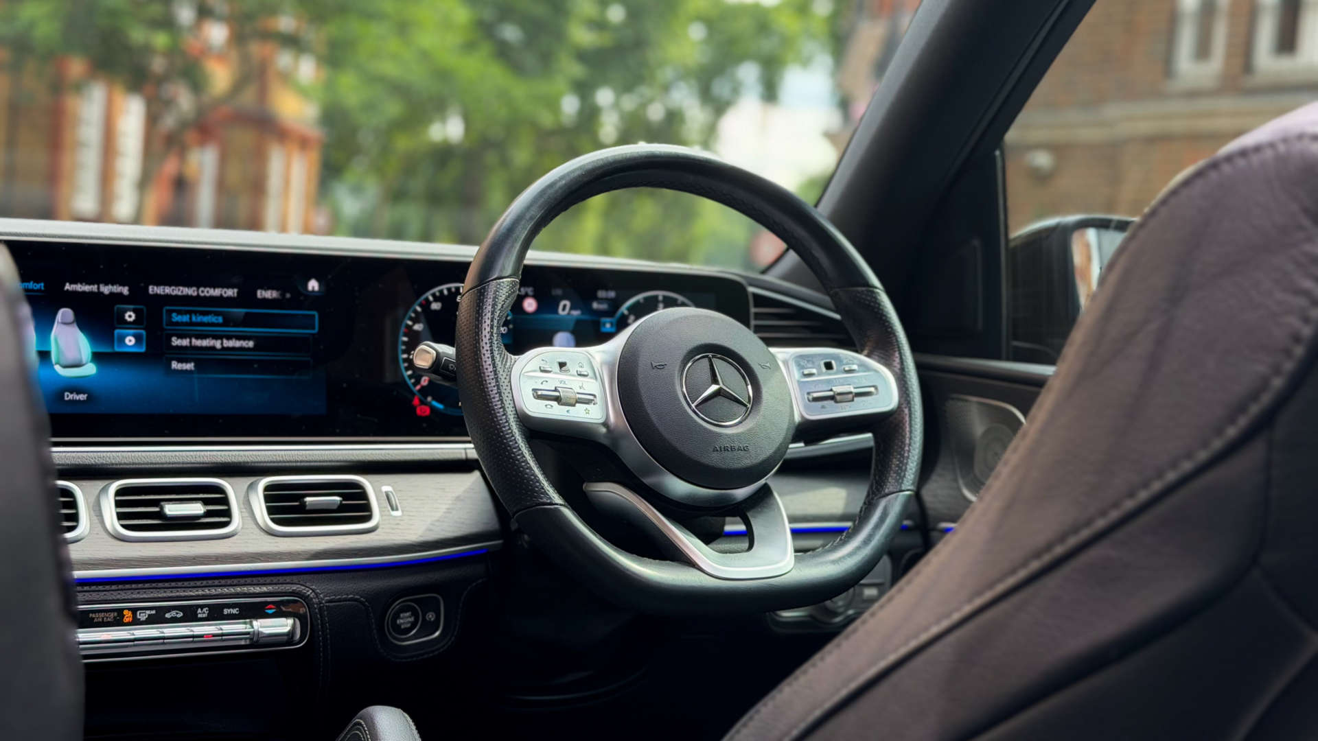 Mercedes-Benz GLE — photo 26
